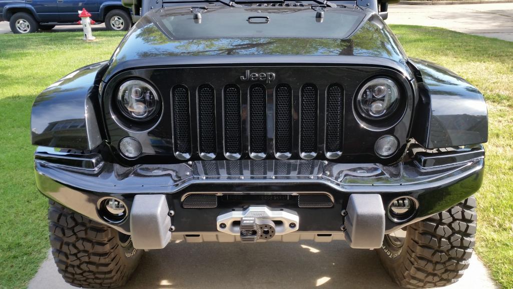 Jeep Gladiator Warn Zeon relocation kit on a Mopar steel bumper image_22817