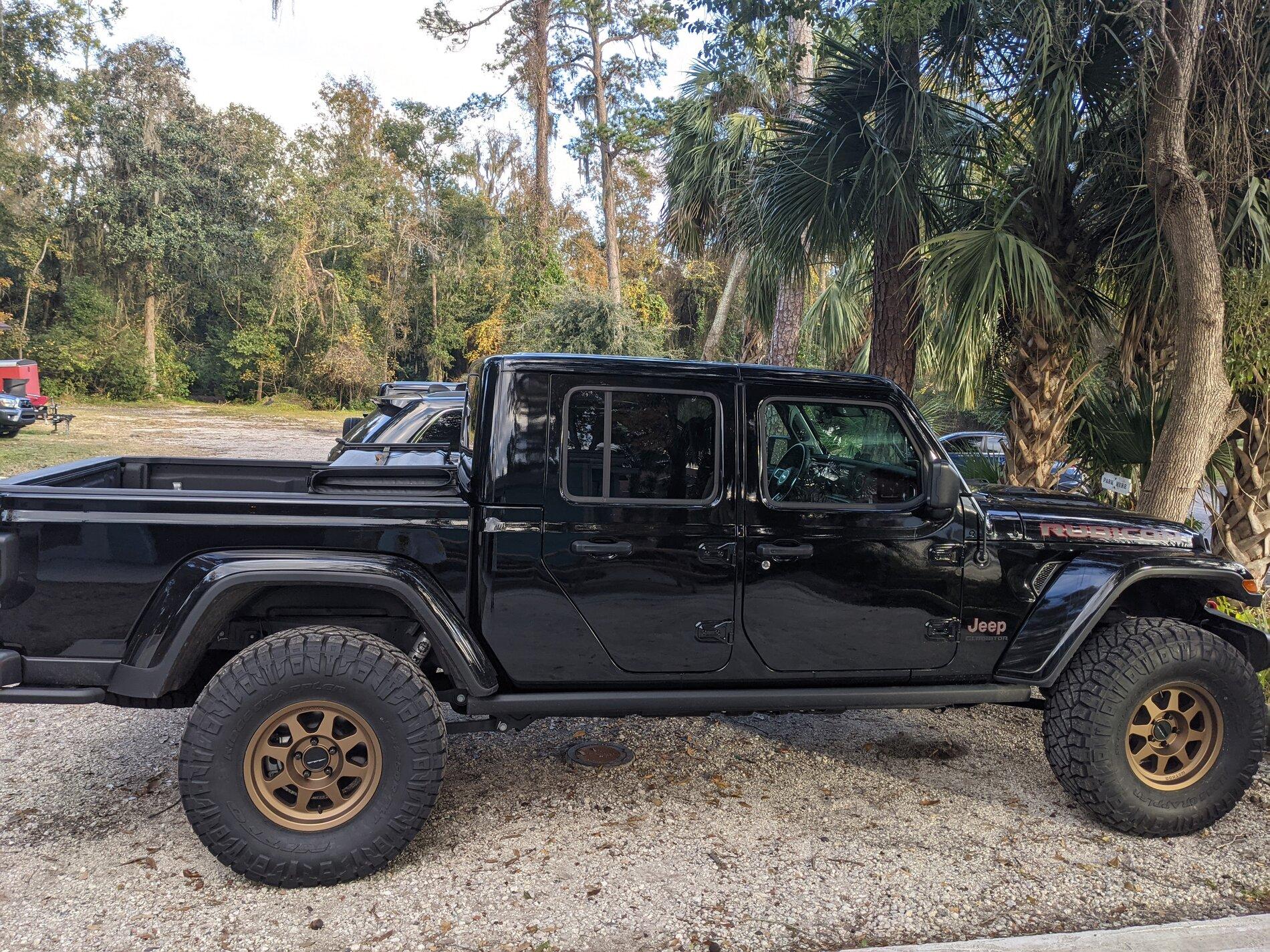 Jeep Gladiator Insert Clever Build Name Here PXL_20201229_212712643