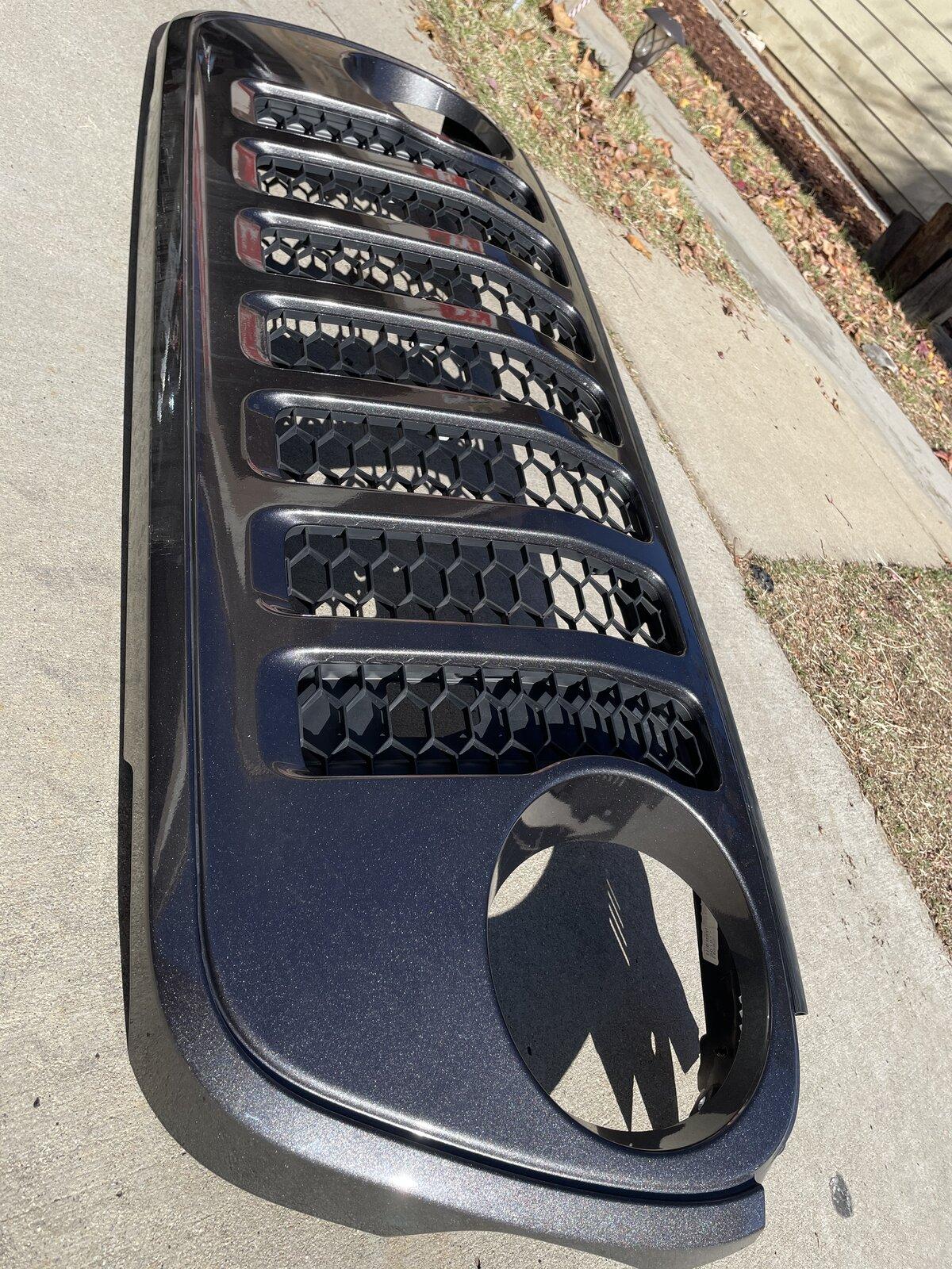 Jeep Gladiator Granite Grill 80C338C7-1B57-4A4C-88D8-FDD4D7C73D84
