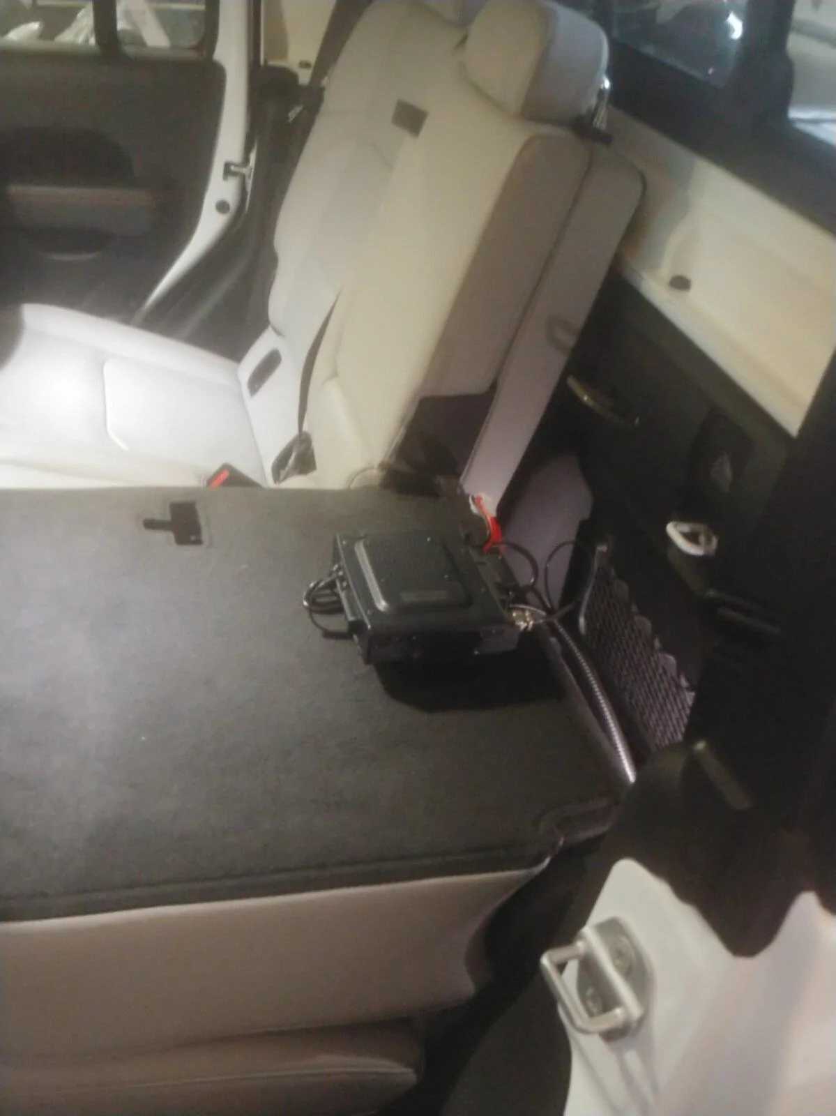 Jeep Gladiator Shortwave transceiver installation 20210101_134715