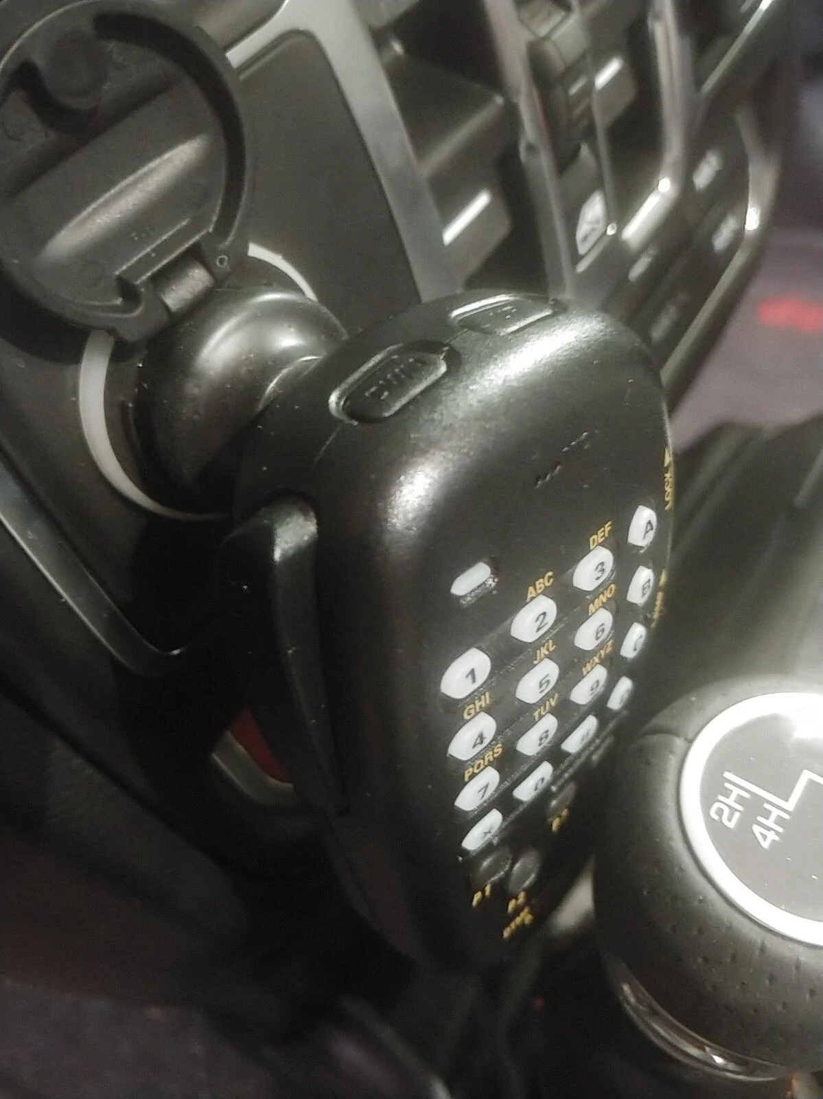Jeep Gladiator Shortwave transceiver installation 20210101_134558