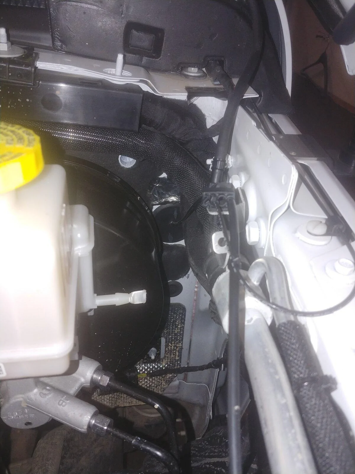 Jeep Gladiator Shortwave transceiver installation 20210101_134434
