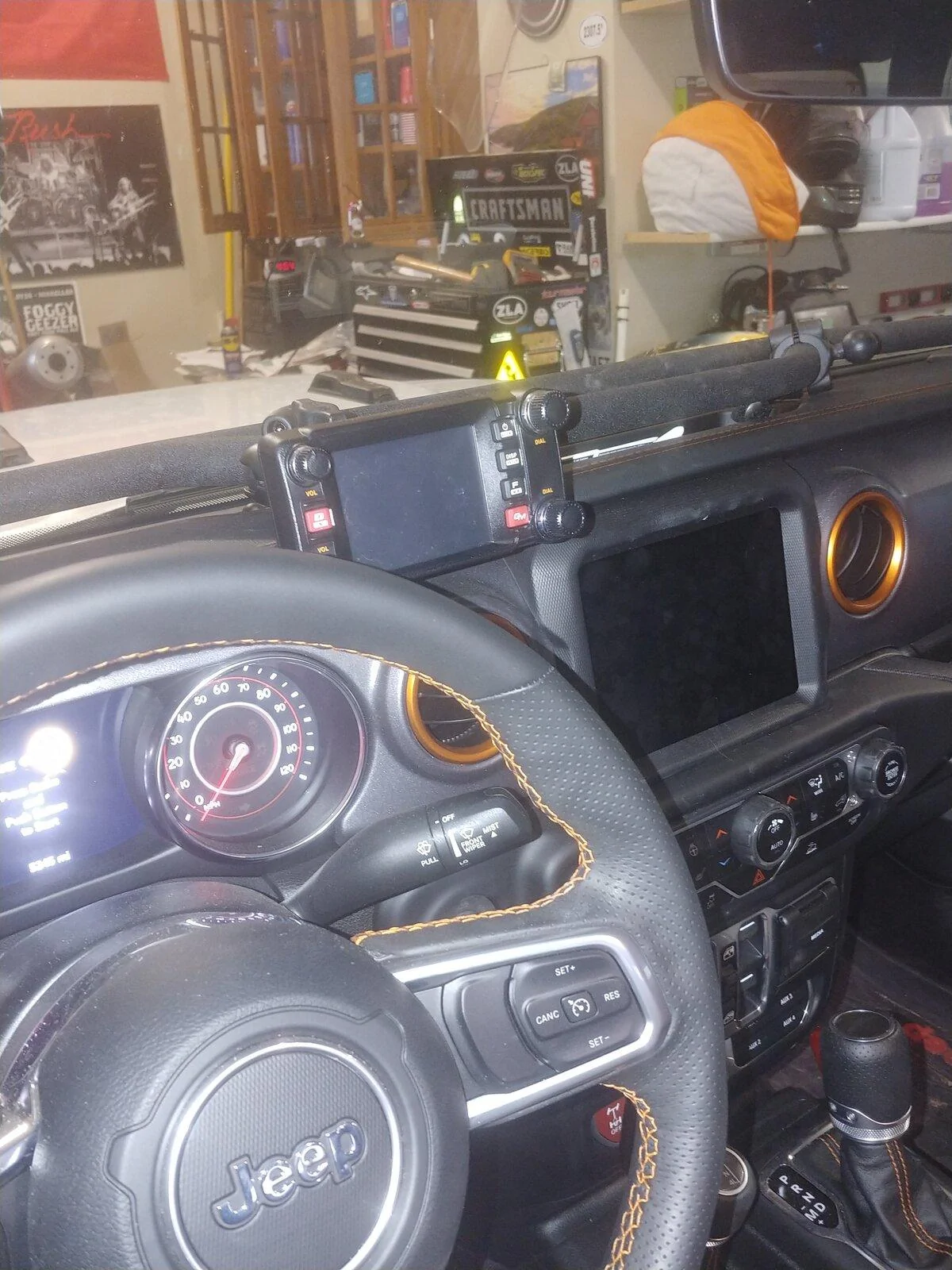 Jeep Gladiator Shortwave transceiver installation 20210101_134542