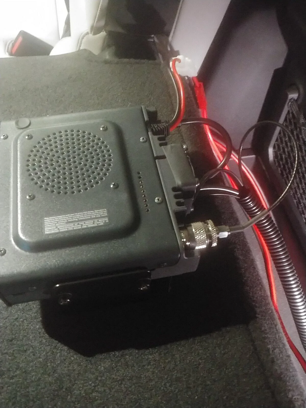 Jeep Gladiator Yaesu FTM-400 install 20210101_134709