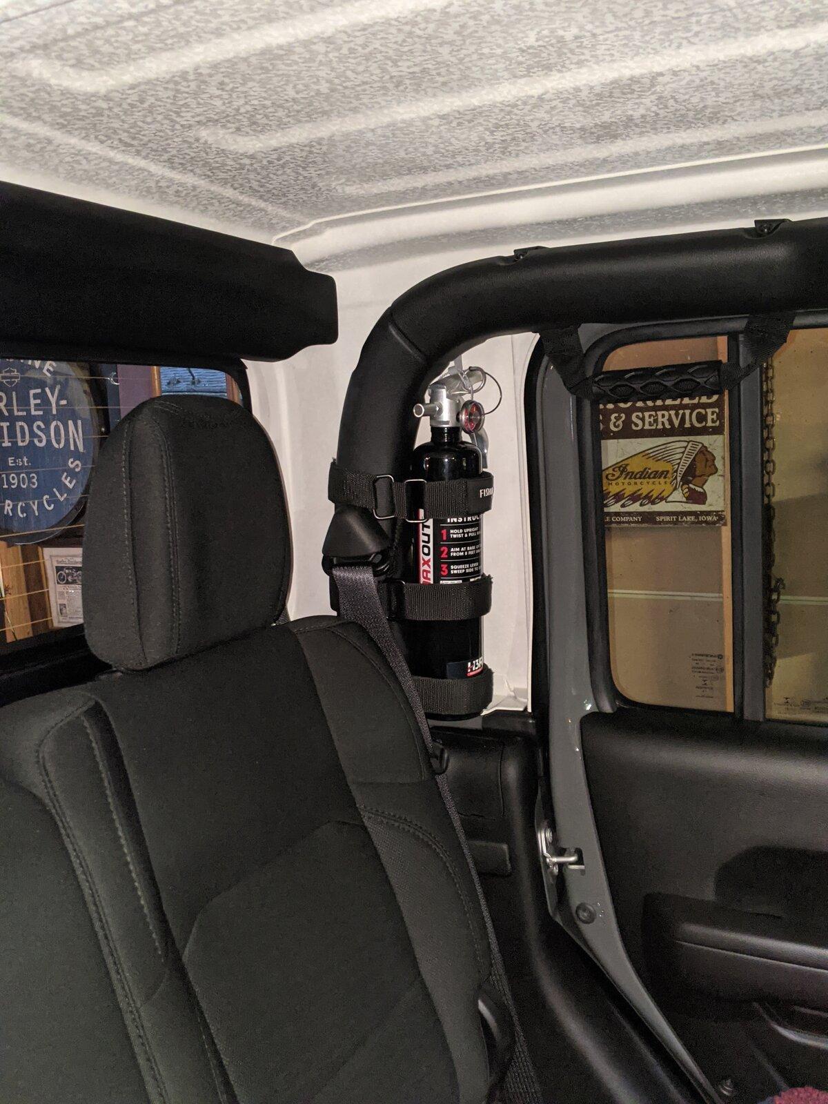 Jeep Gladiator Fire extinguishers PXL_20201126_001234191