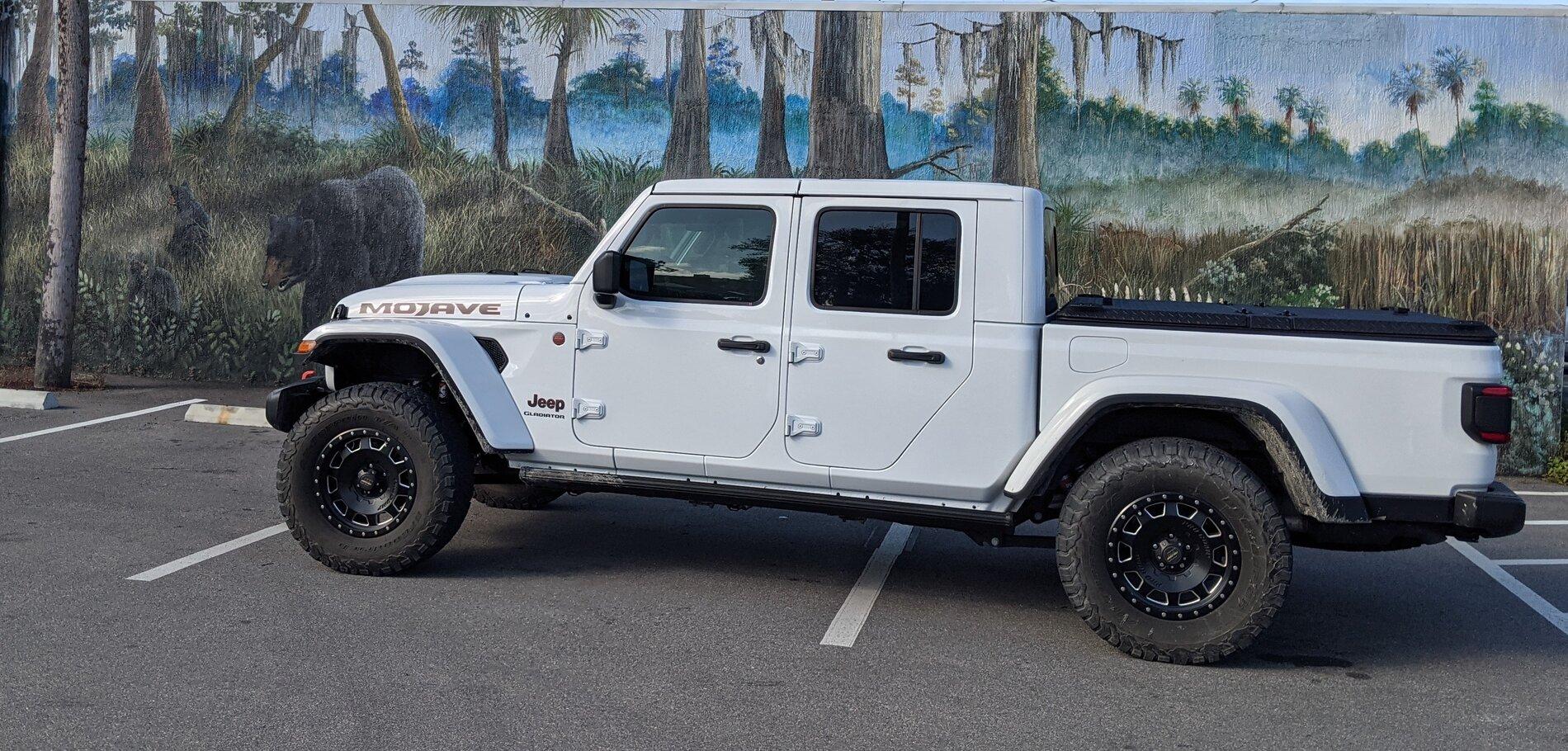Jeep Gladiator BRIGHT WHITE Gladiator JT Club PXL_20210101_151711650~2