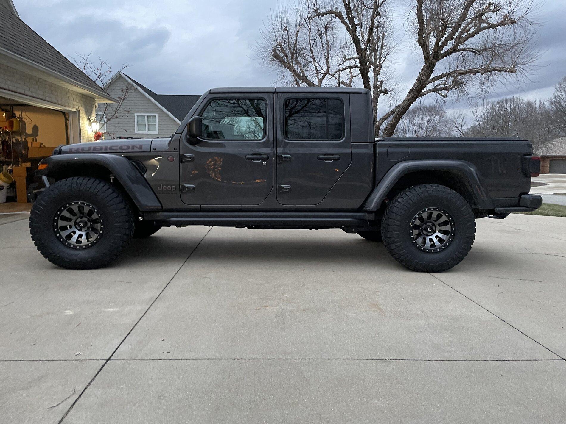 Jeep Gladiator What wheels are you putting on you JT? 3C43B467-1698-4822-91ED-05E39947237E