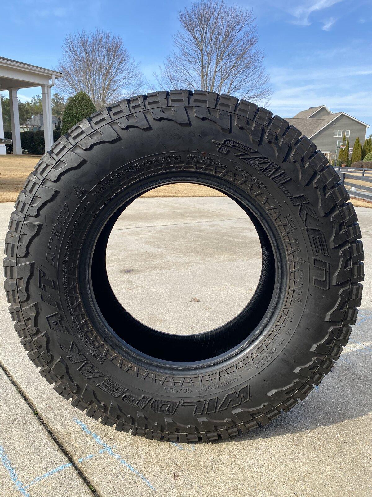 Jeep Gladiator Falken Wildpeak AT3W 285x70r17 for sale 0BD2AE91-D8BD-46CF-9737-87181246F80C