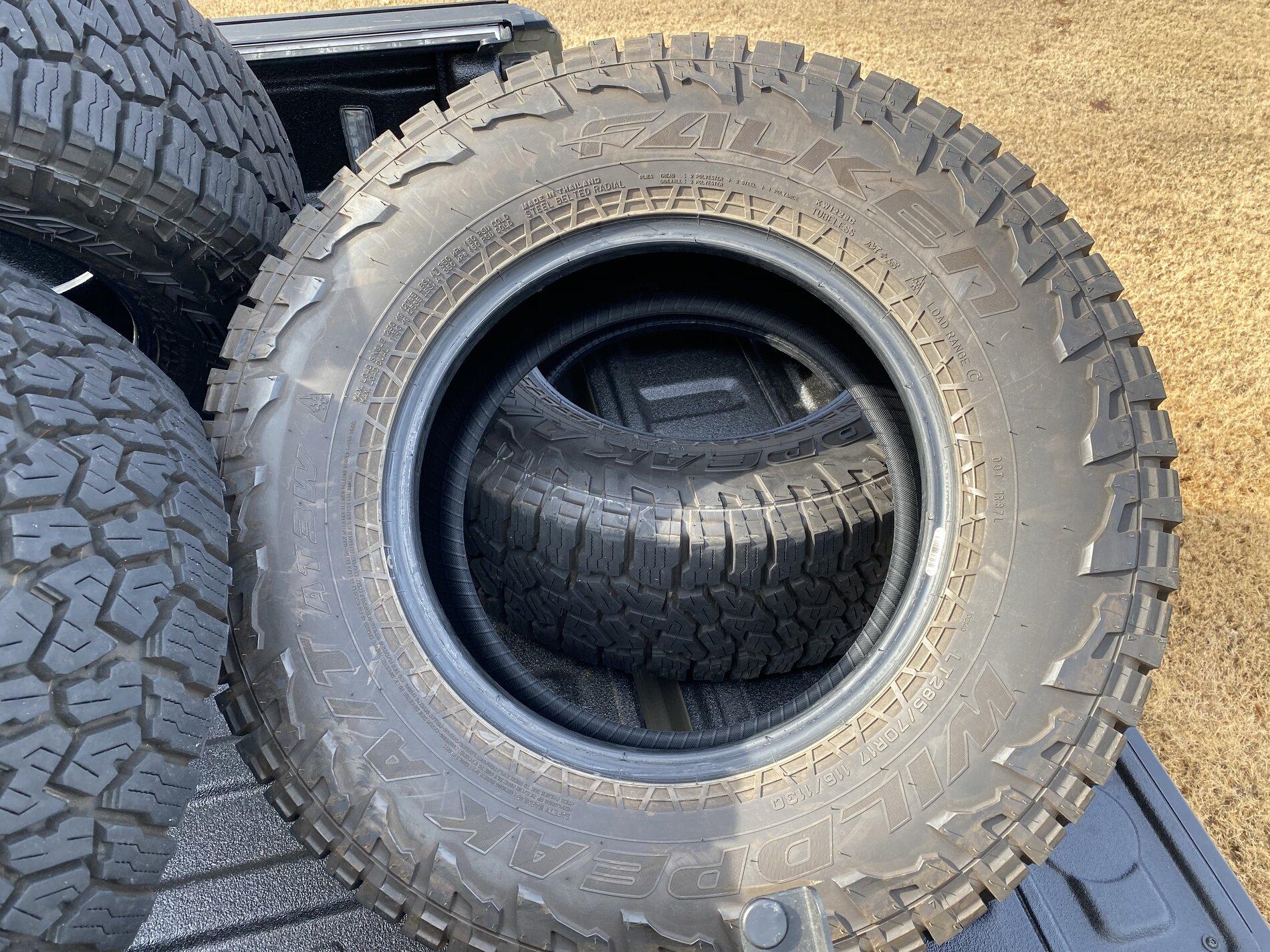 Jeep Gladiator Falken Wildpeak AT3W 285x70r17 for sale 06831810-A855-45AD-8A3A-FAD21B3BCBD7