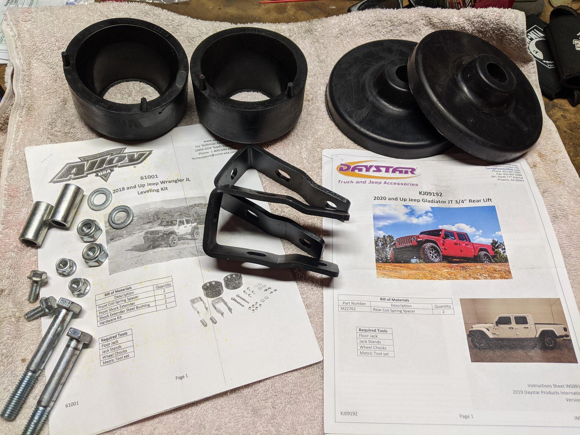 Jeep Gladiator 1.5" front leveling kit, .75 rear PXL_20210102_204239250