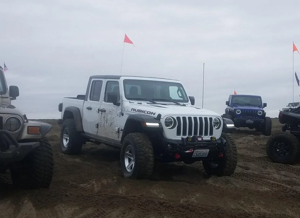 Jeep Gladiator Jeeps Parking Next To Jeeps juniper010121.1
