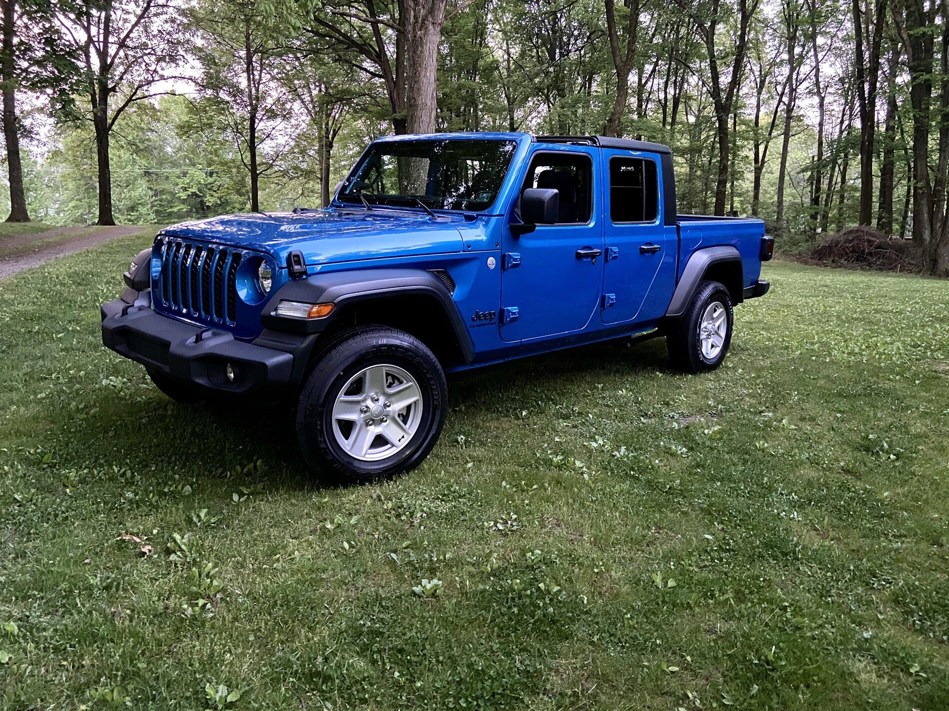 Jeep Gladiator HYDRO BLUE PEARL Gladiator JT Club F754E5E0-60AF-4FF3-95C8-4448E3AFA5AE