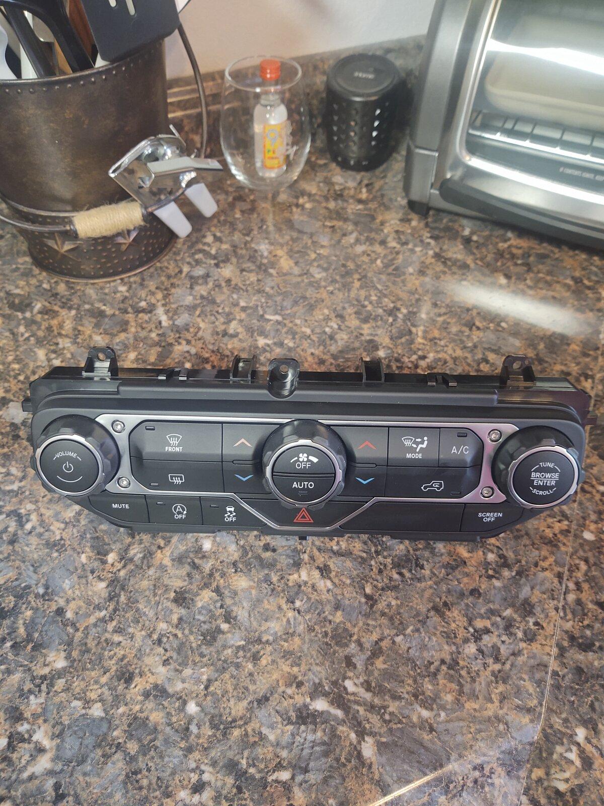 Jeep Gladiator Hvac control IMG_20210103_114449747