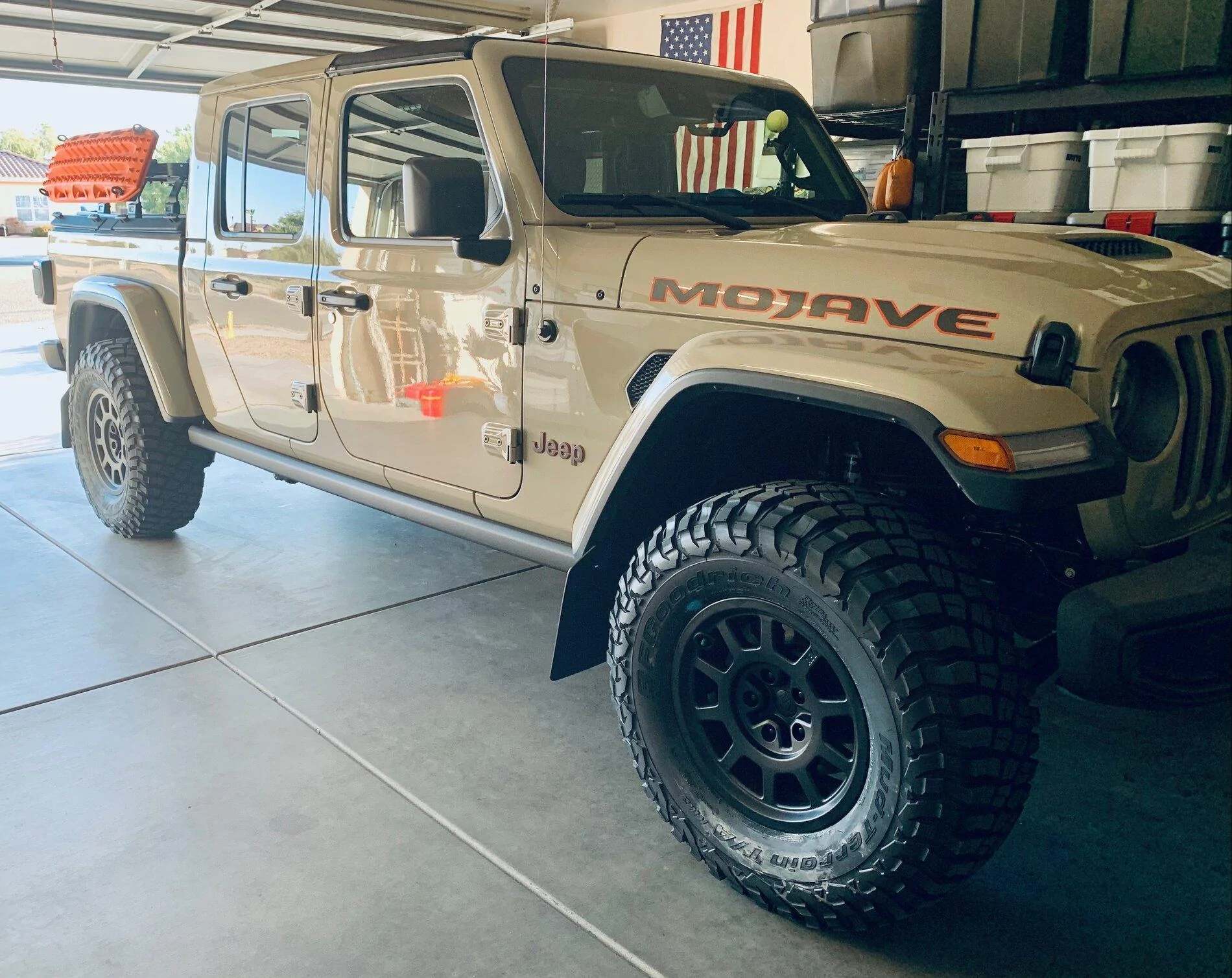 Jeep Gladiator Bed cover with rack IMG_6372