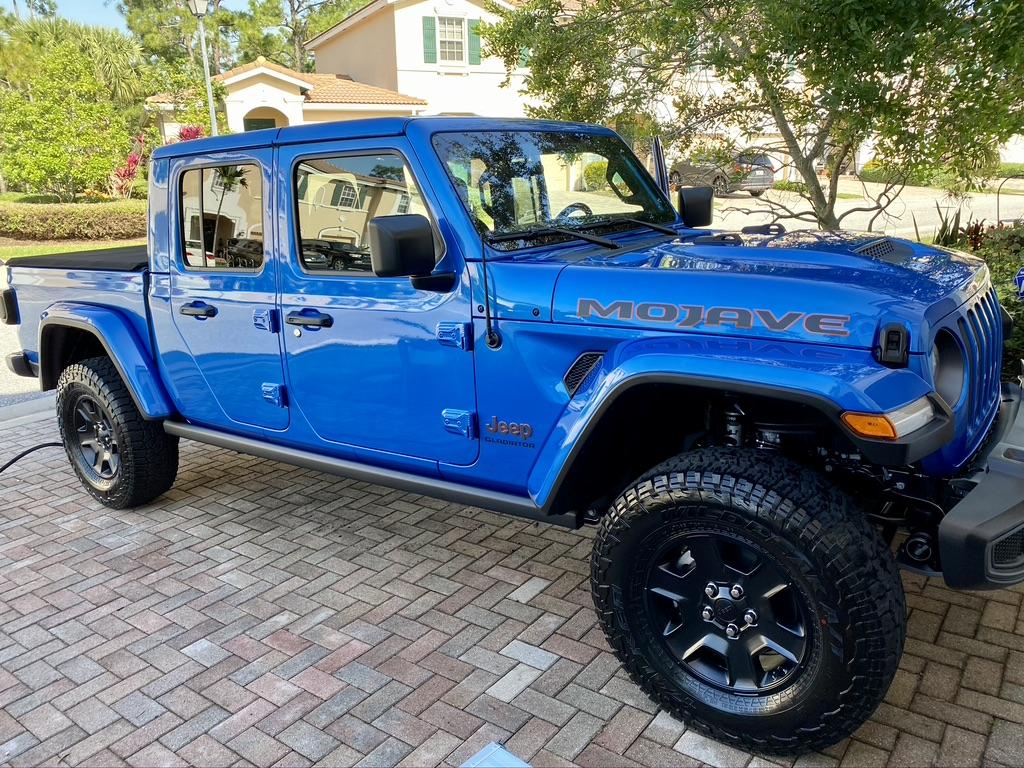 Jeep Gladiator HYDRO BLUE PEARL Gladiator JT Club C8DB508F-BF6B-4ED1-BD26-EBE83DE20730_1_105_c