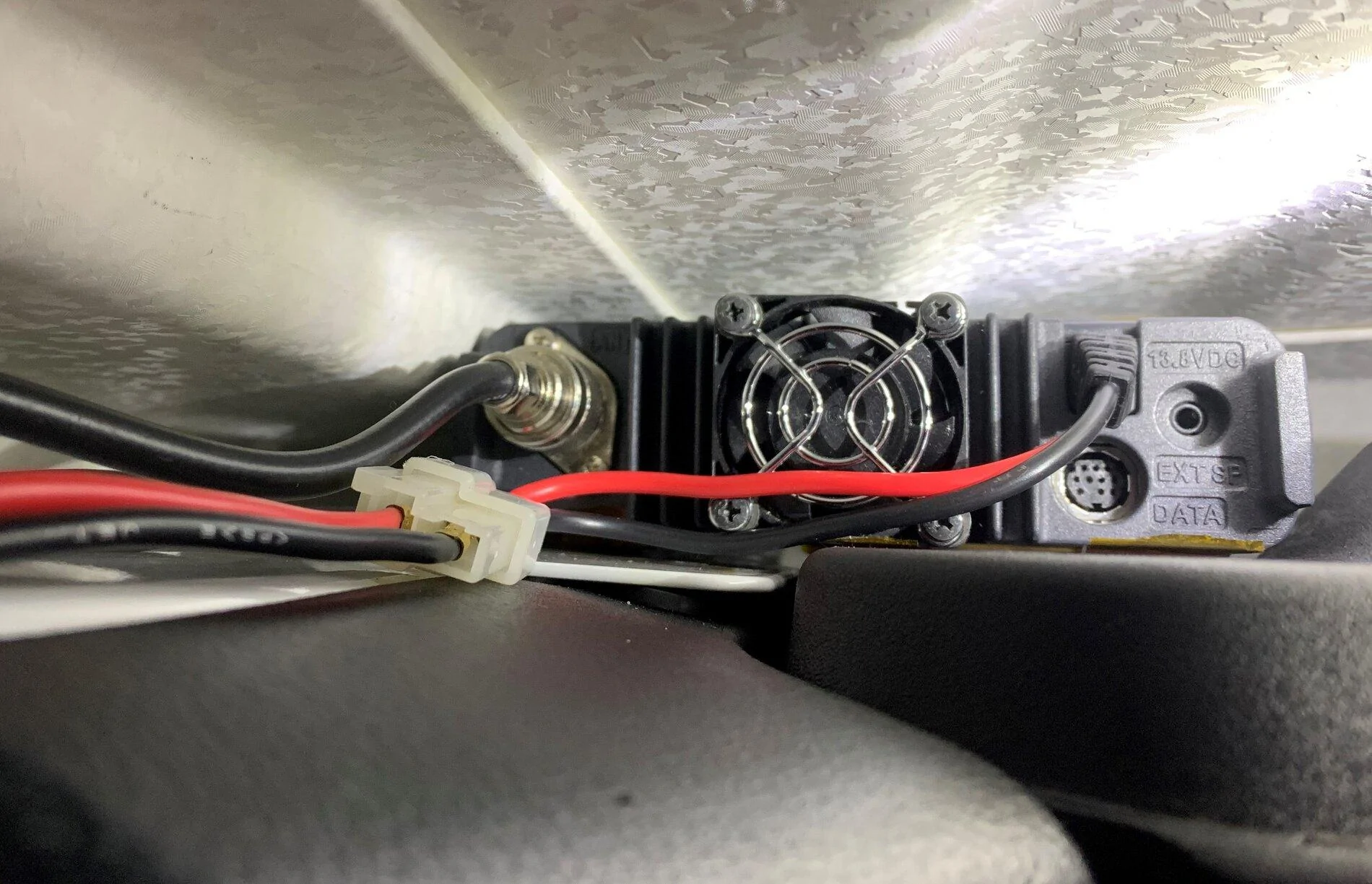 Jeep Gladiator Yaesu FTM-400 install IMG_0729