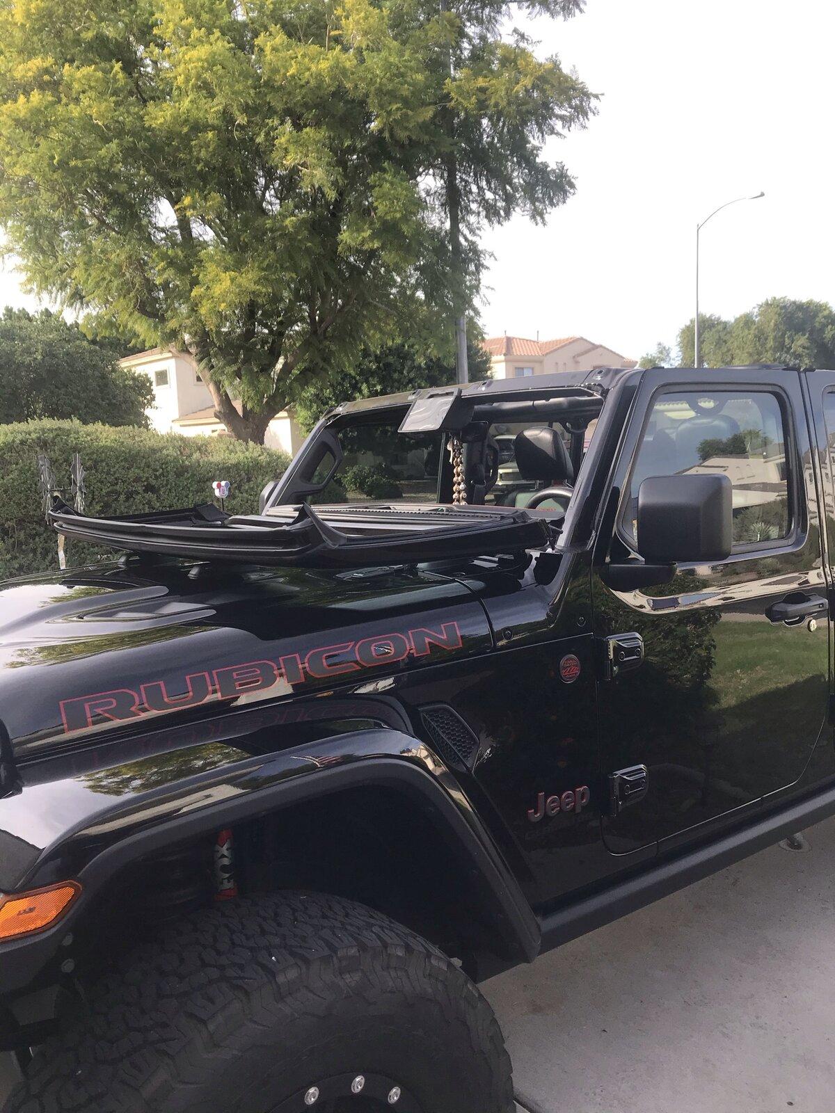 Jeep Gladiator A part I found in the glove box . What is it for? 2517BE37-78B7-40B2-A4F3-4EE4BBE4D85D