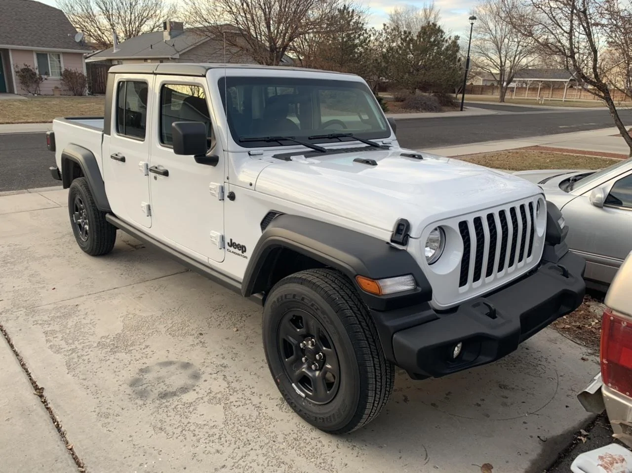 Jeep Gladiator ‘21 Sport w/2” Mopar, Kenda 35x10.50 on Mopar Steel Spares 0CA5D477-E60A-4CC5-A29B-A5D94DE2AF96