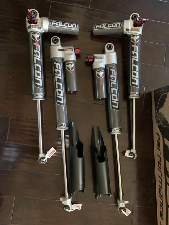 Jeep Gladiator Remote reservoir shocks. Falcon, King or Icon? 1jvjXY