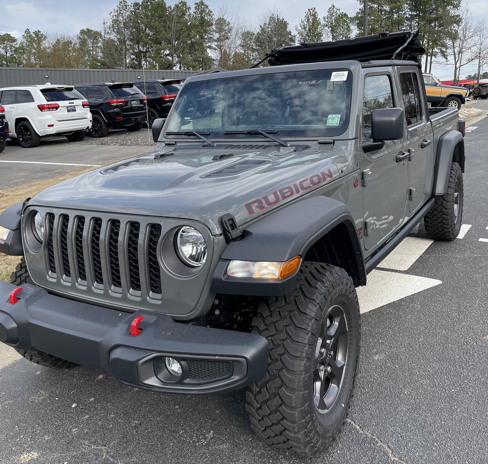 Jeep Gladiator Towing Behind RV and Rock Crawling B2989756-7240-4D57-A84C-1B40E70A3C89