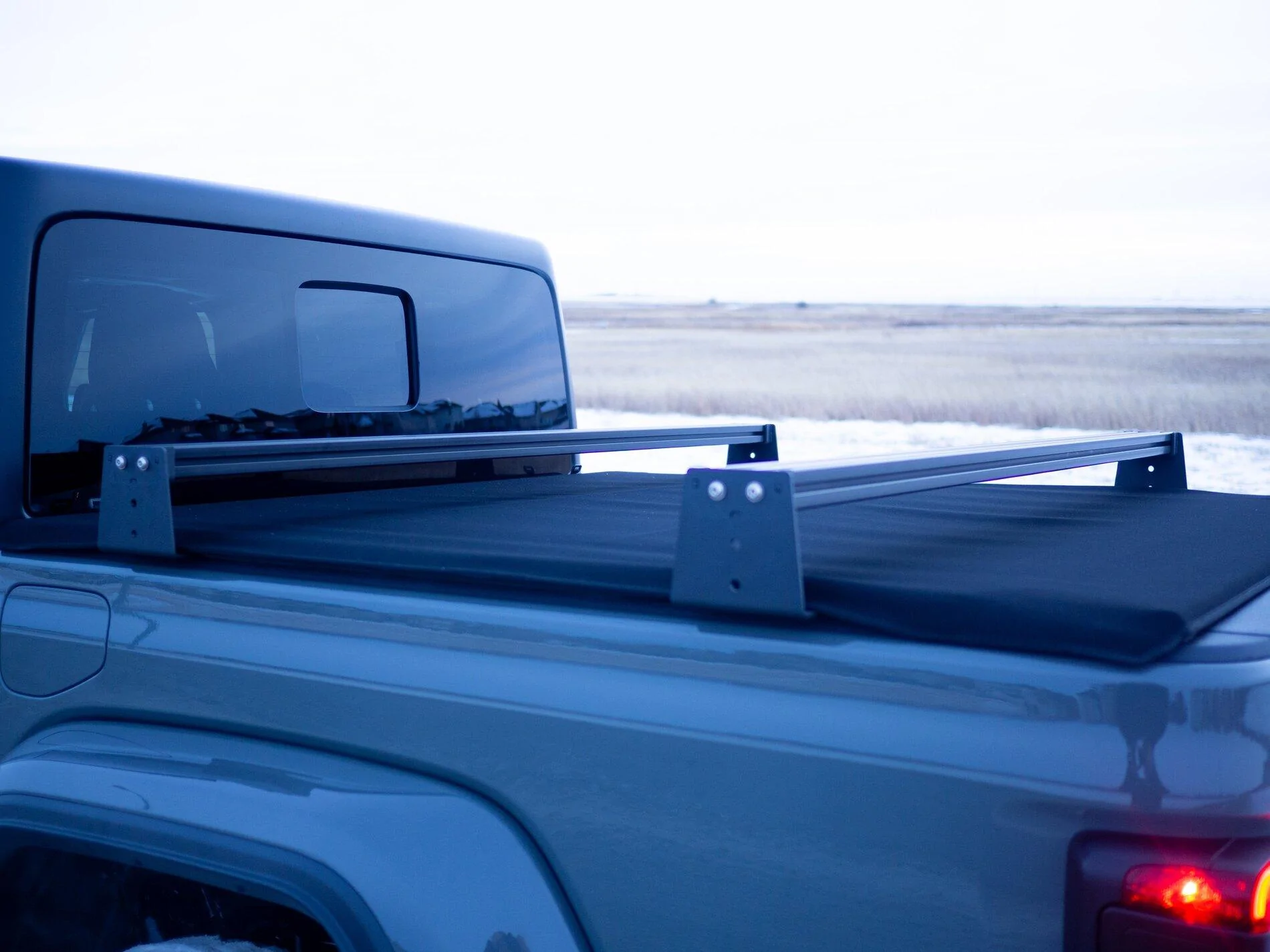 Jeep Gladiator Pics of your Bed Crossbars 132870083_827037927844642_7423575533836169935_n