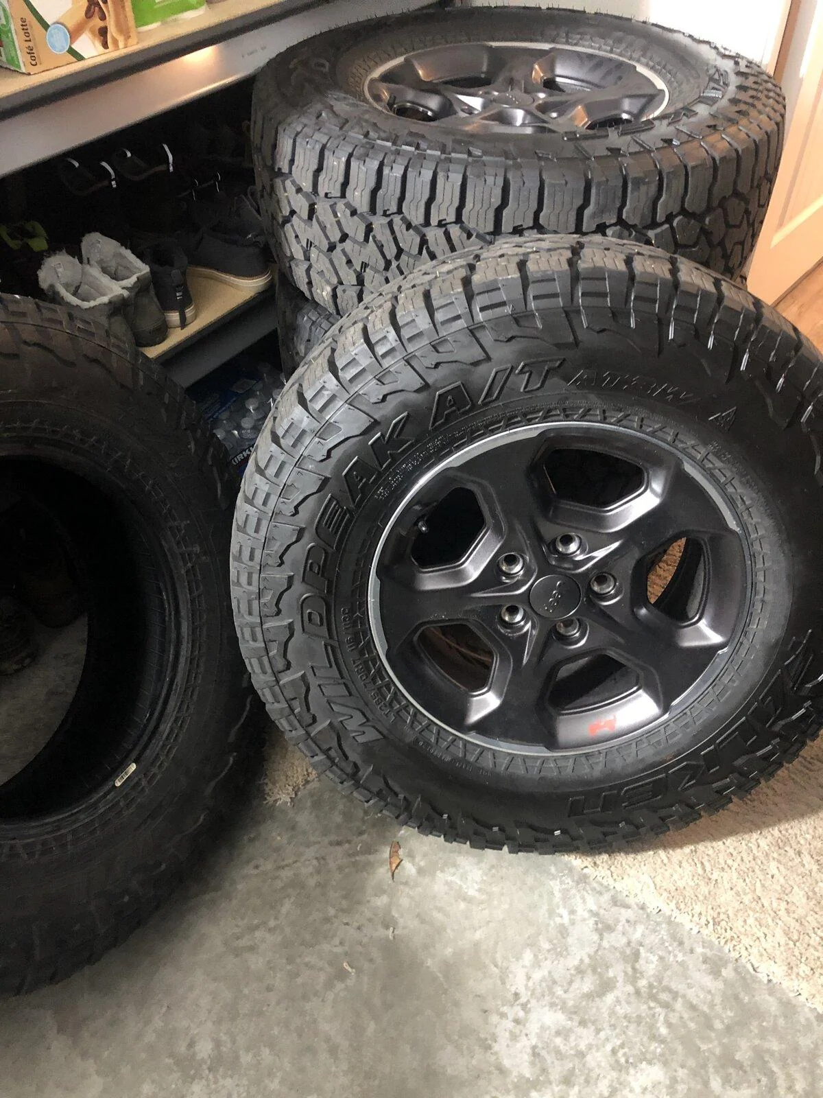 Jeep Gladiator Stock rubicon or Mojave rims and tires IMG_6796