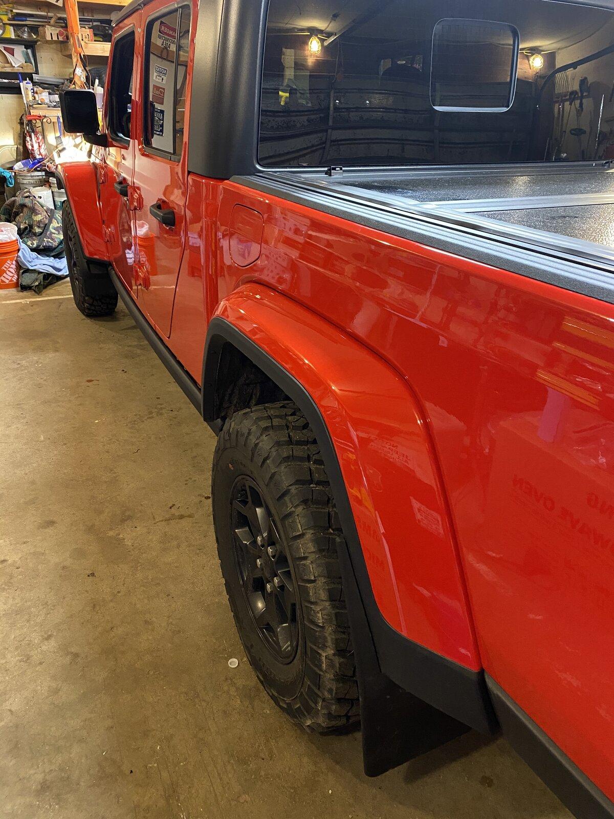 Jeep Gladiator WILLYS Edition Gladiator JT Club B23EAEA9-EF94-4E0D-B7C4-E4DEA040BA16