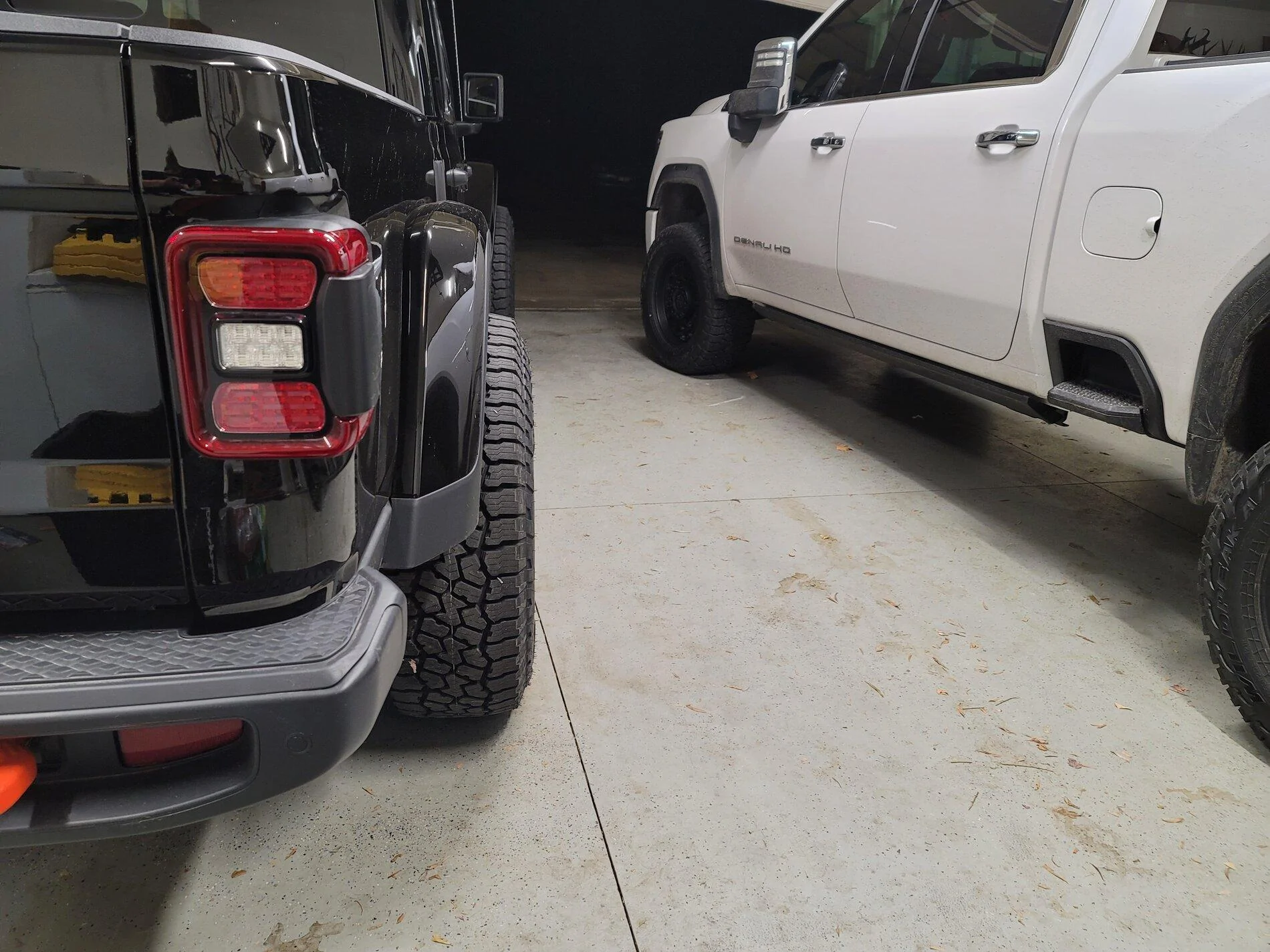 Jeep Gladiator Mojave on 37s, flat fenders and no lift, thoughts? 20210107_212628