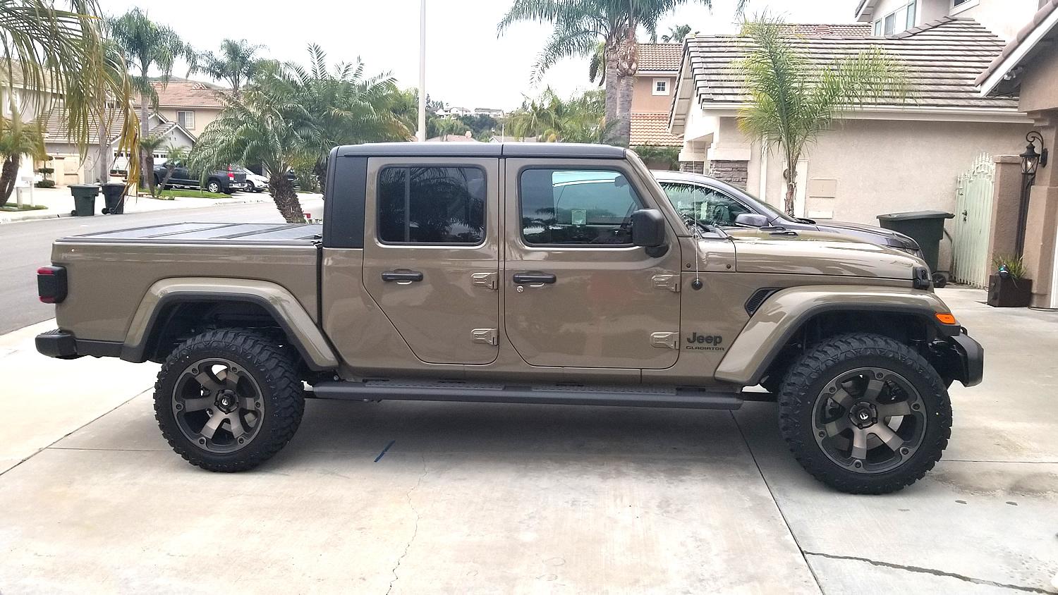 Jeep Gladiator Gladiators on Mopar 2" Lift Kit gator1
