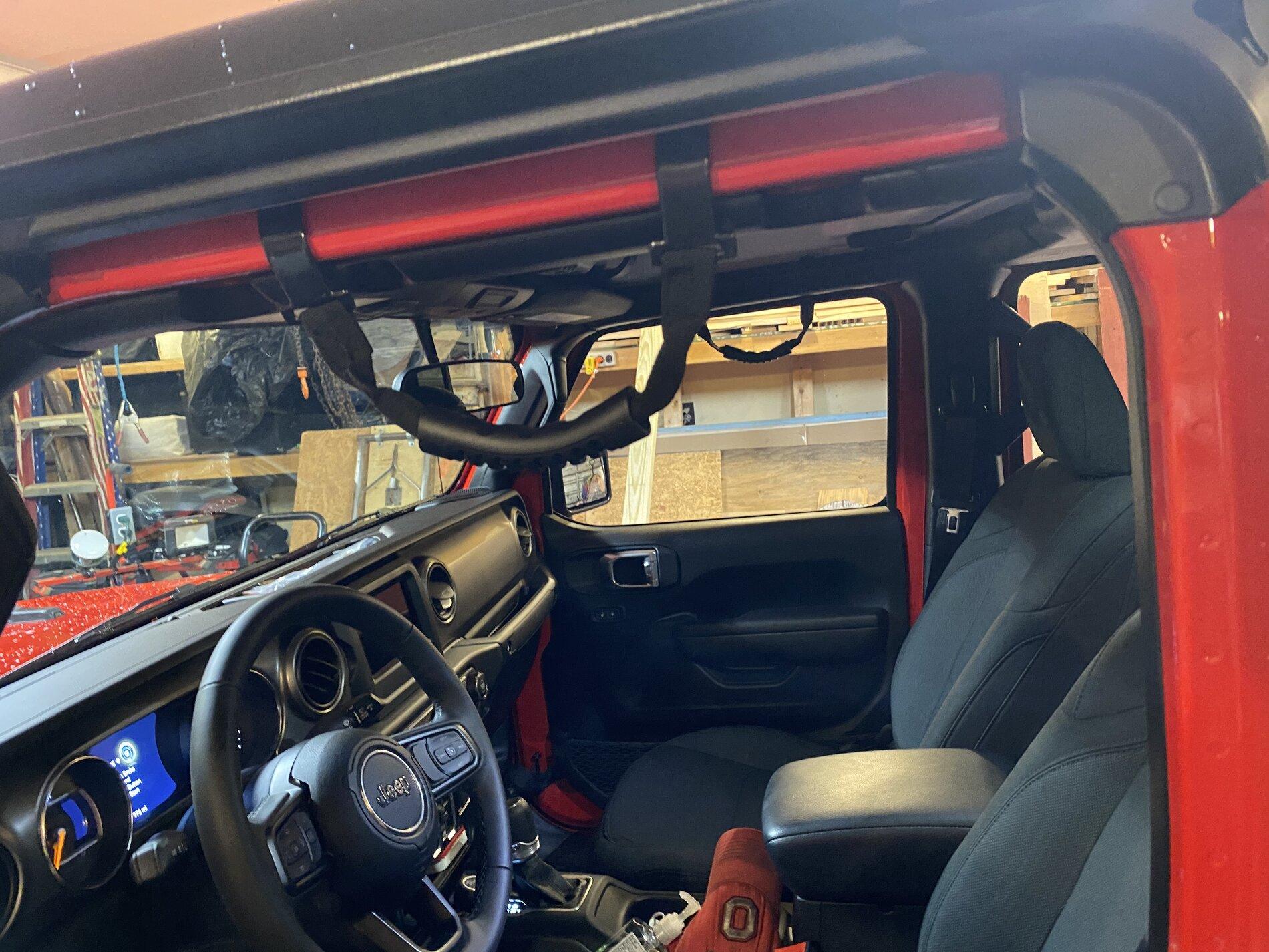 Jeep Gladiator Grab Handles - are they useful? FFCA7700-50E6-41E1-8D0B-00880093F261
