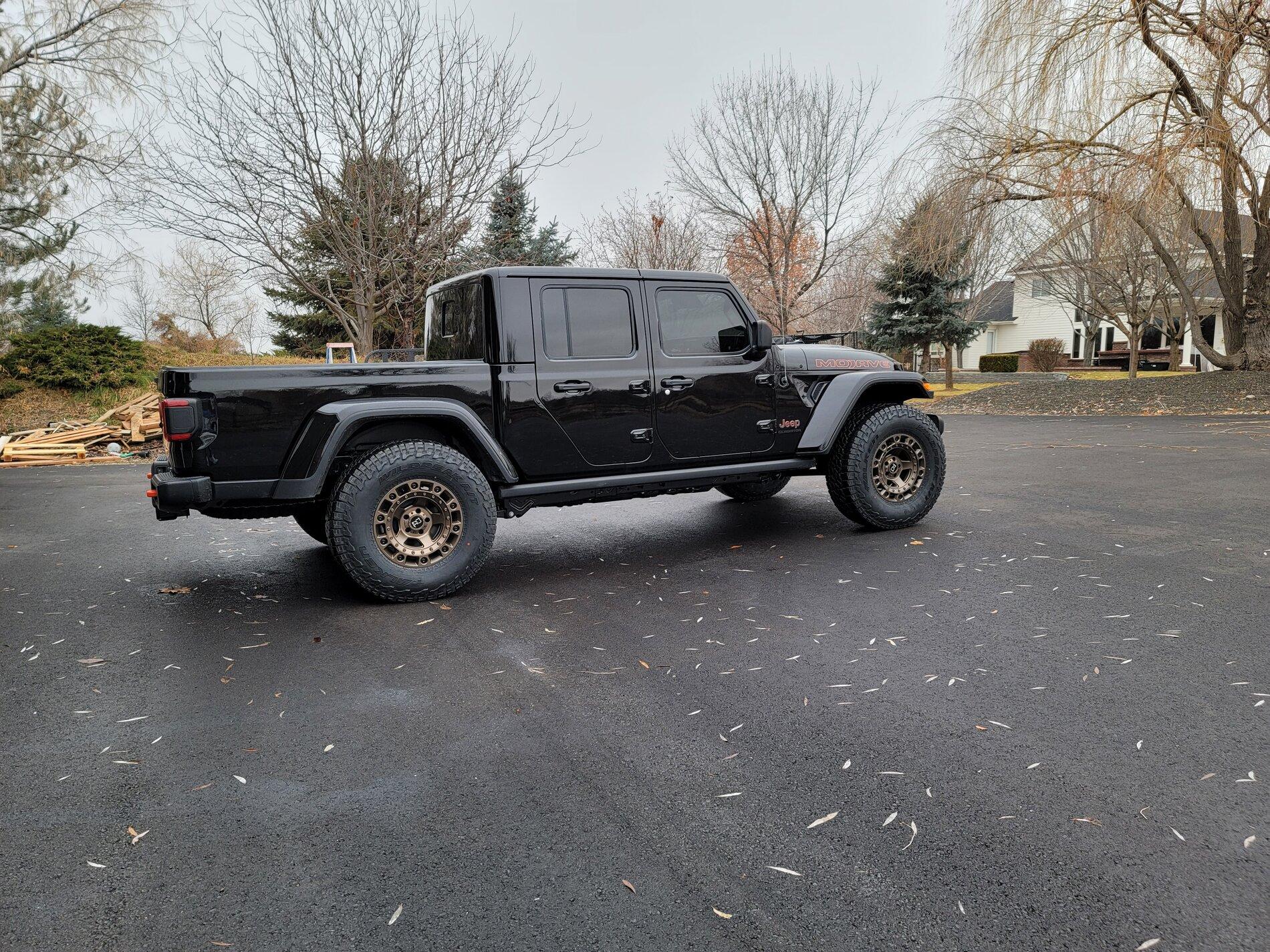 Jeep Gladiator Stock Mojave w/ 37s Thread 20210108_142401