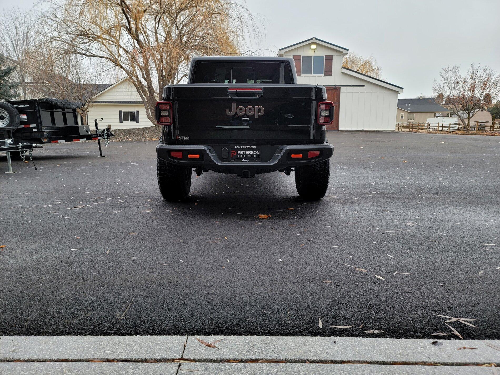 Jeep Gladiator Stock Mojave w/ 37s Thread 20210108_142419