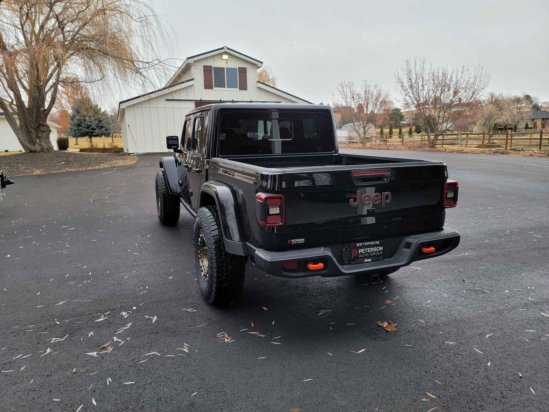 Jeep Gladiator Stock Mojave w/ 37s Thread 20210108_142515