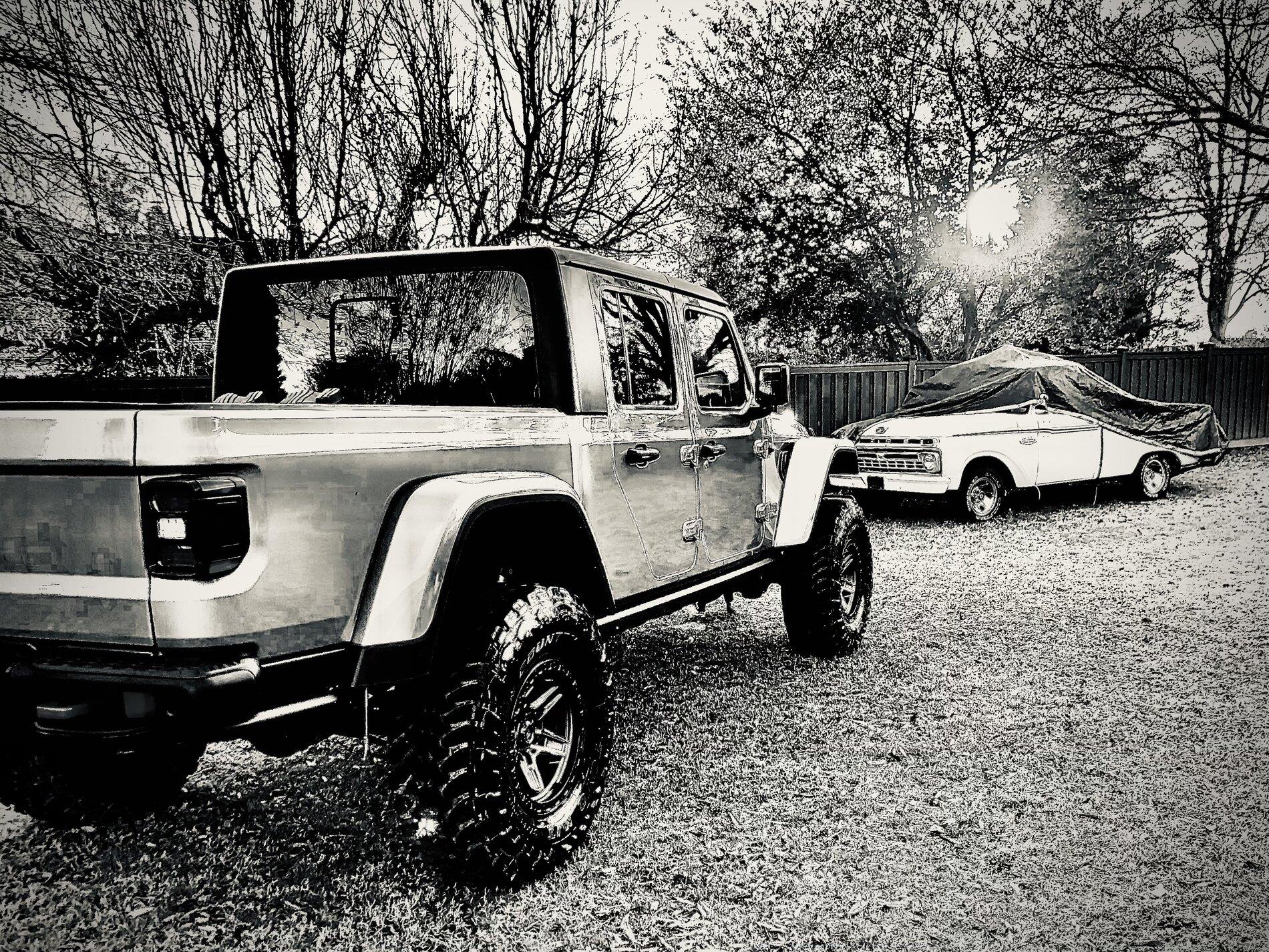Jeep Gladiator Gladiator Glamour Shots 80FEAC7B-0E21-4C41-9BBF-2810DAB55D63