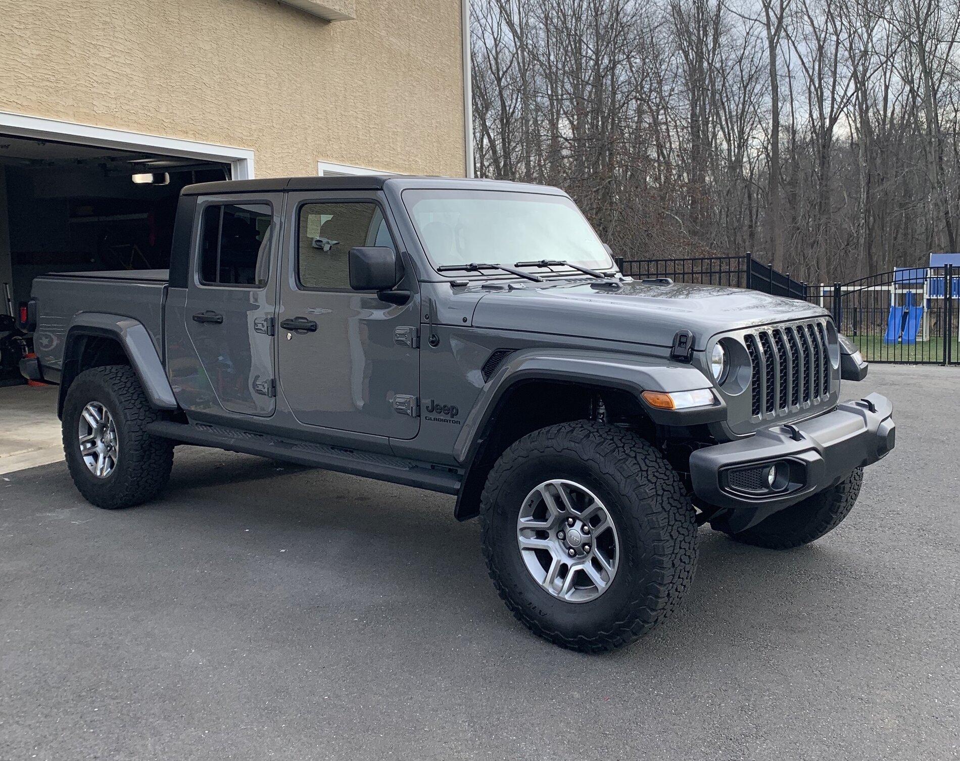 Jeep Gladiator Lets see those Sport S Gladiators with 35" tires and wheels !! IMG_0286