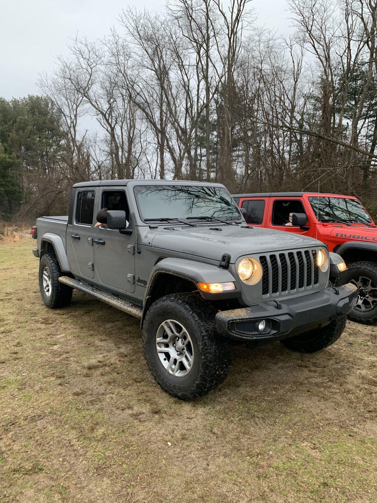 Jeep Gladiator Lets see those Sport S Gladiators with 35" tires and wheels !! IMG_0329