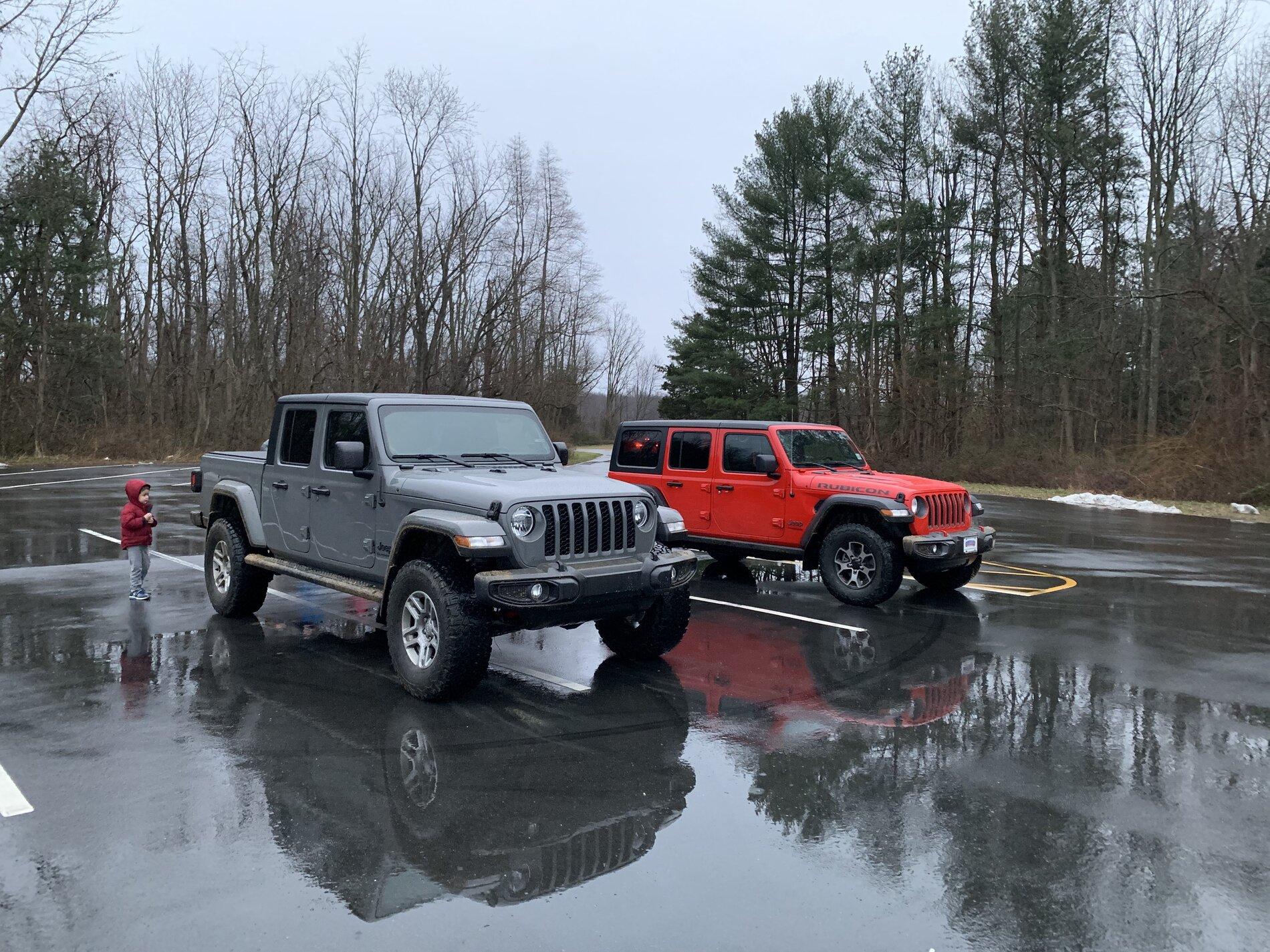 Jeep Gladiator Lets see those Sport S Gladiators with 35" tires and wheels !! IMG_0338
