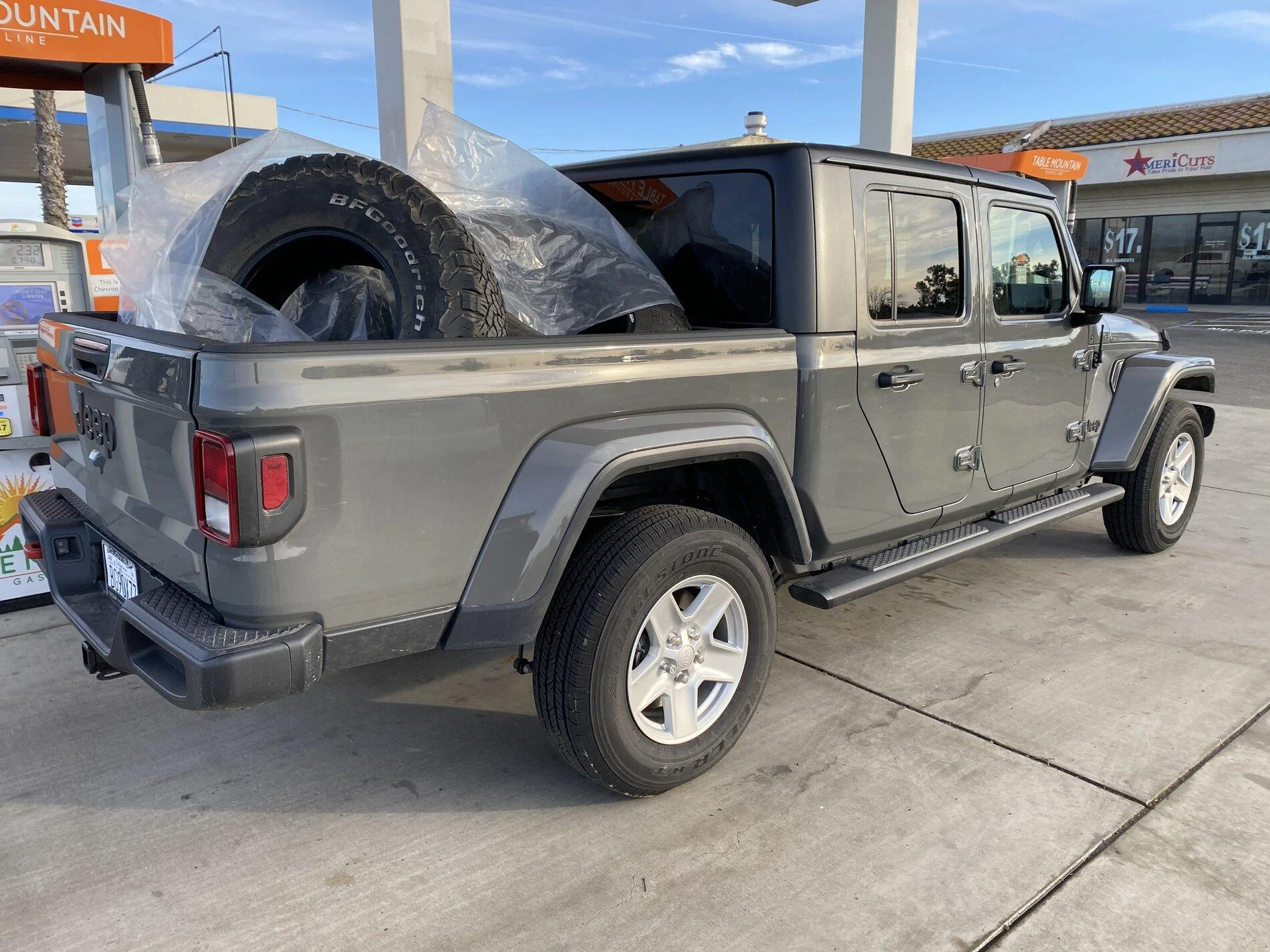 Jeep Gladiator What did you HAUL in your JT today? 3153240E-60BE-4F22-A291-7FC88BE6F0C2