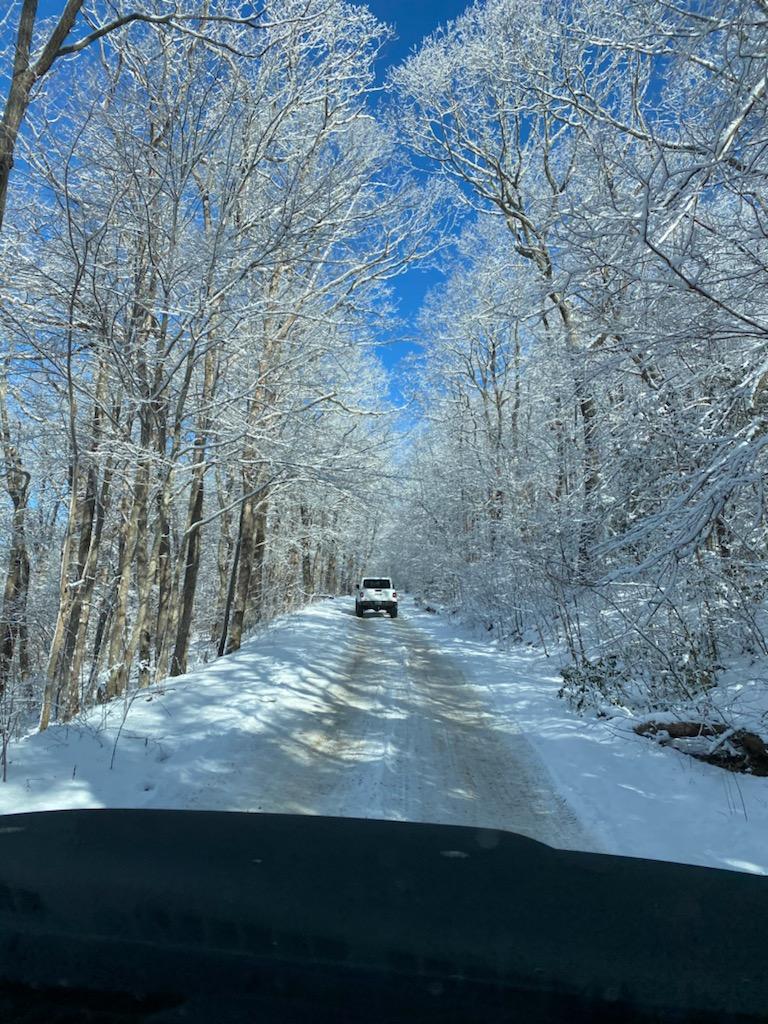 Jeep Gladiator Snow on Tray Mtn. 30087