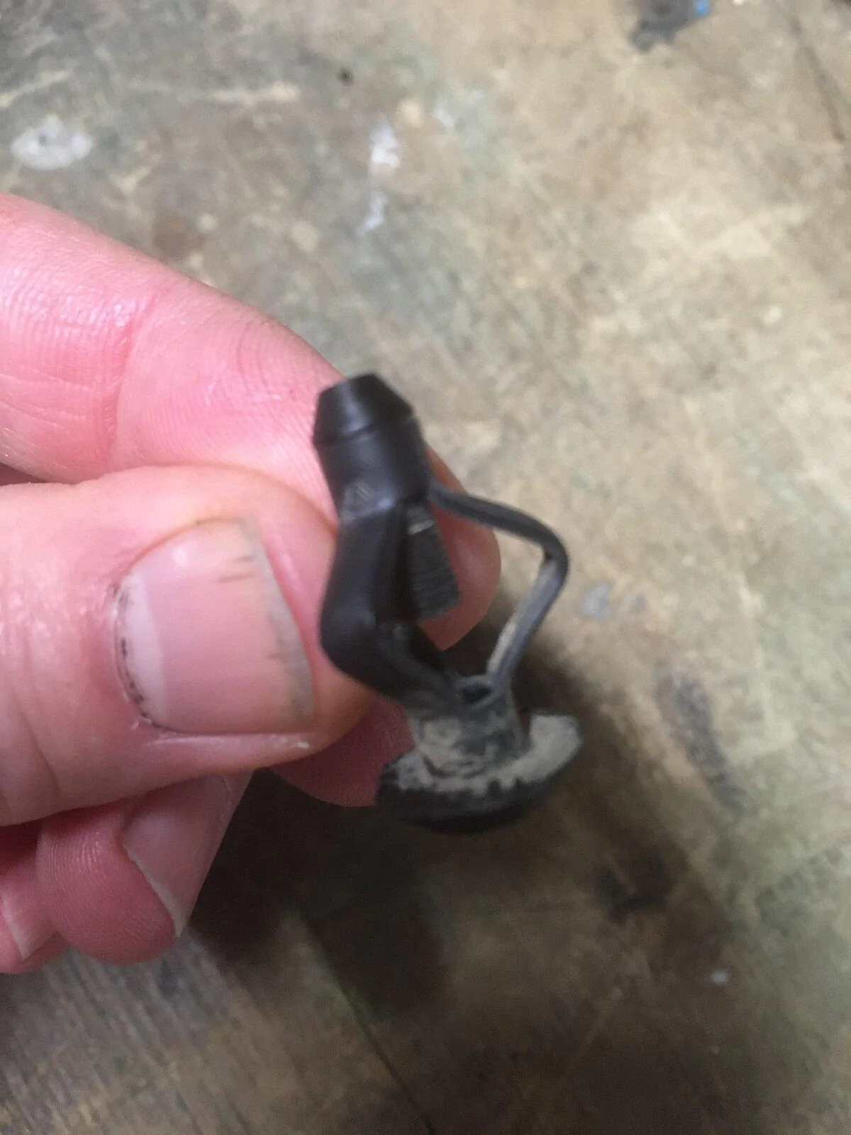 Jeep Gladiator How do I fix this? 25F5284A-350D-45B5-95CB-9835EA14DEBA