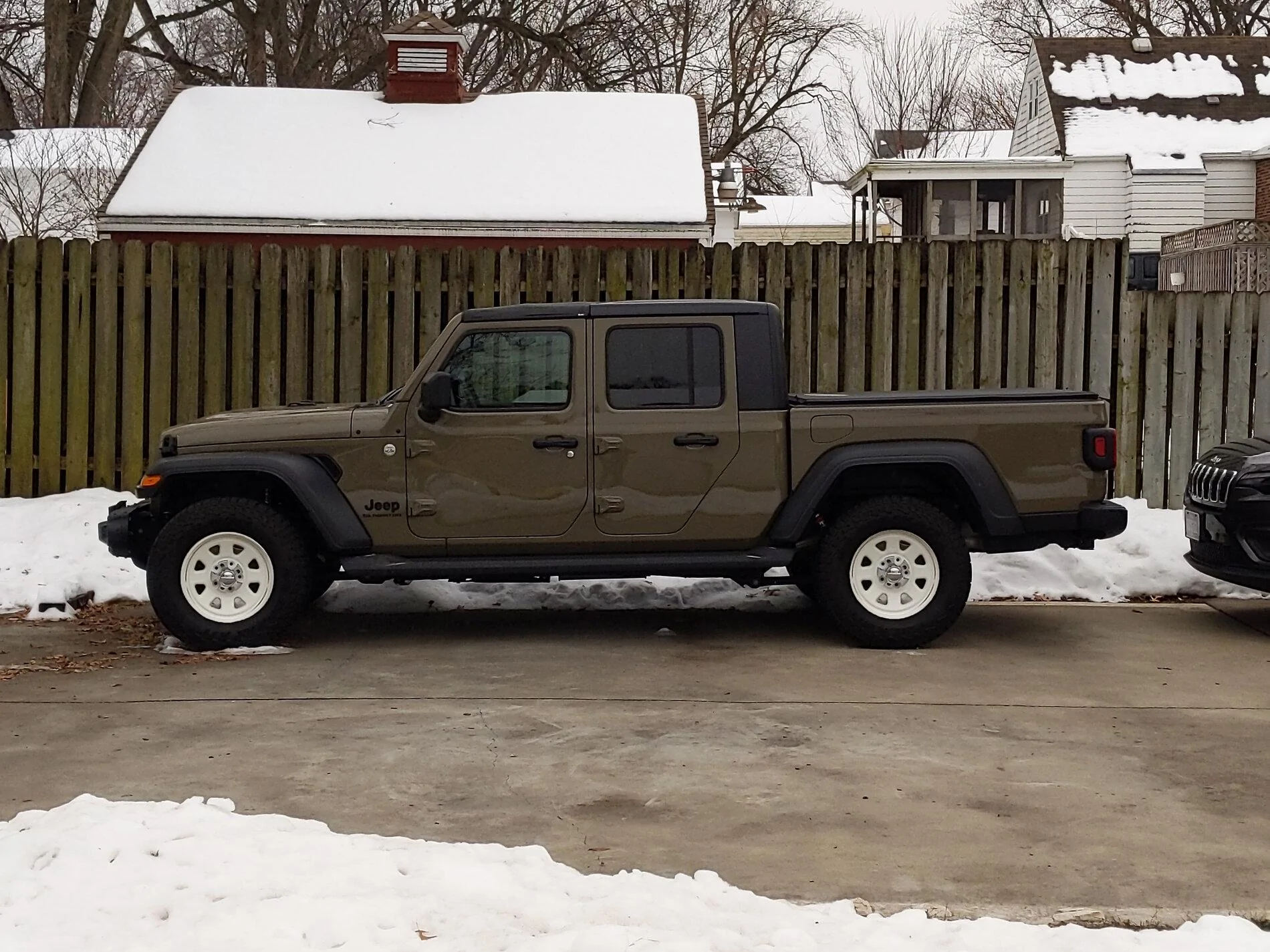 Jeep Gladiator White wagon spoke wheels on a Gator? gator white wheels