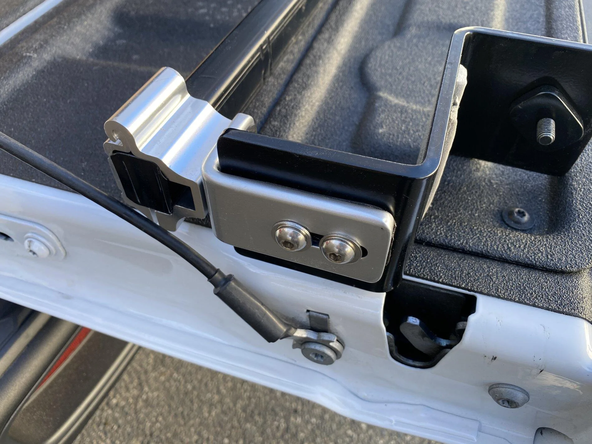 Jeep Gladiator Custom brackets with Inno bars (works with Mopar soft tonneau) 908EF8C1-00C7-4DA2-9F82-03070F8C634B