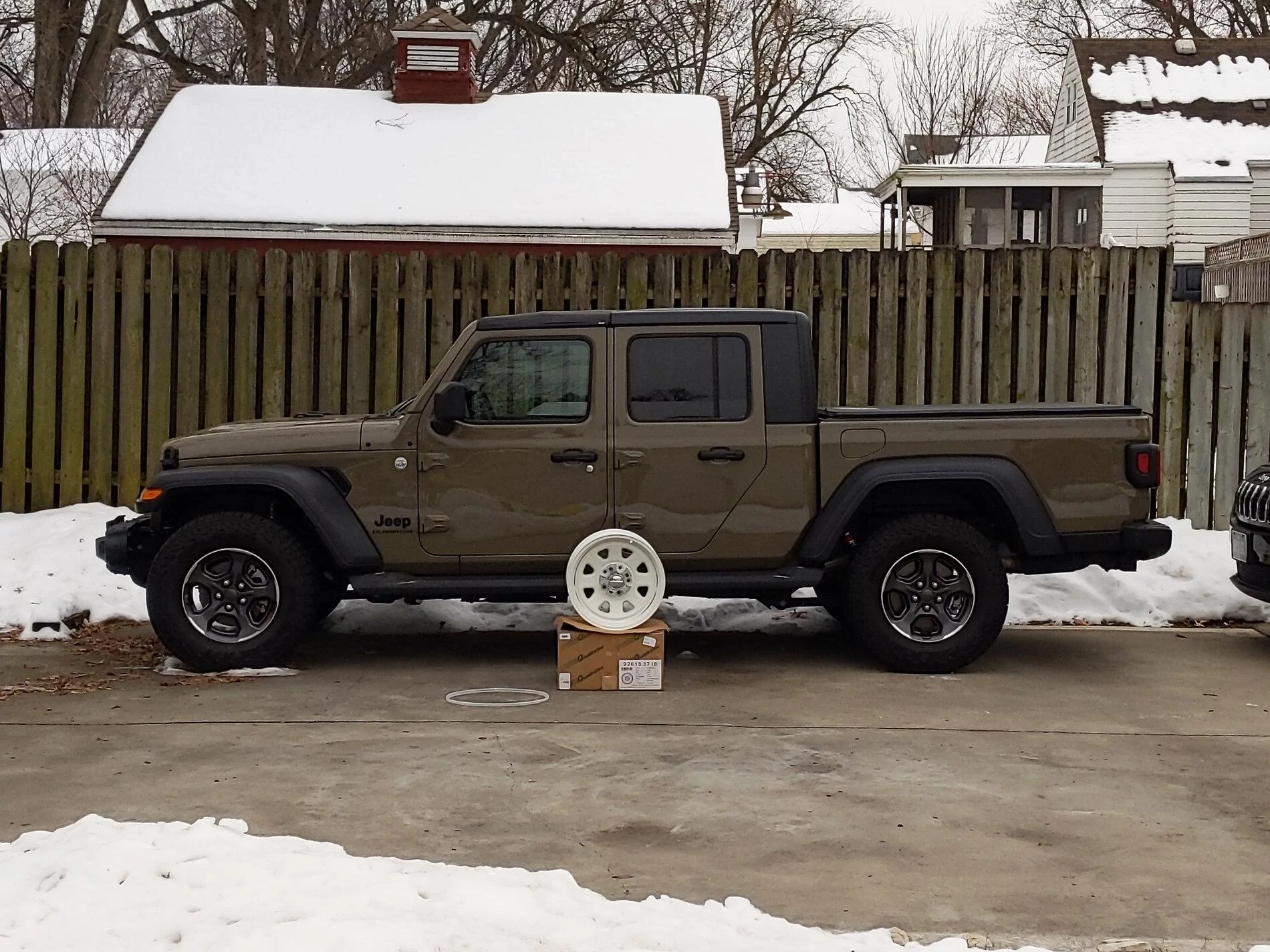 Jeep Gladiator White wagon spoke wheels on a Gator? gator white wheels 2