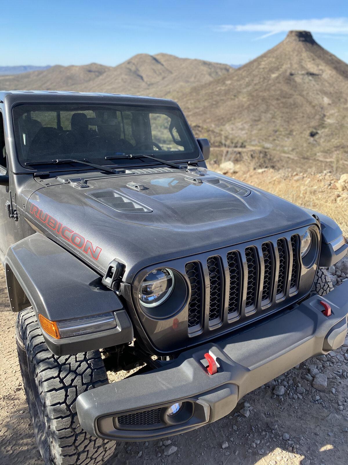 Jeep Gladiator Gladiator Glamour Shots 10C18BAB-5440-4807-962F-FC8B696B864A