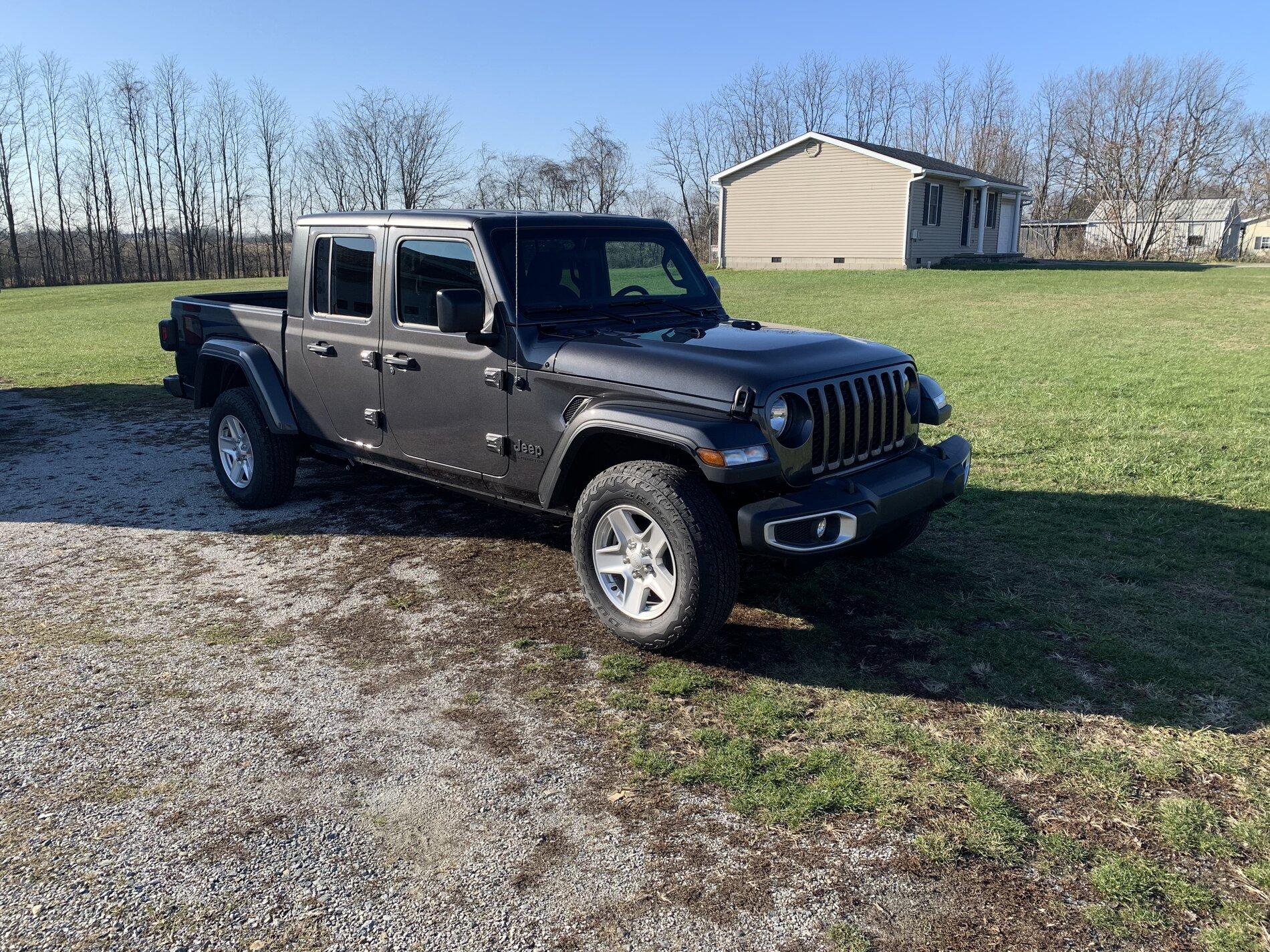 Jeep Gladiator GRANITE CRYSTAL JT Gladiator Club 645B408C-FC8F-45D4-8767-0291C4302962