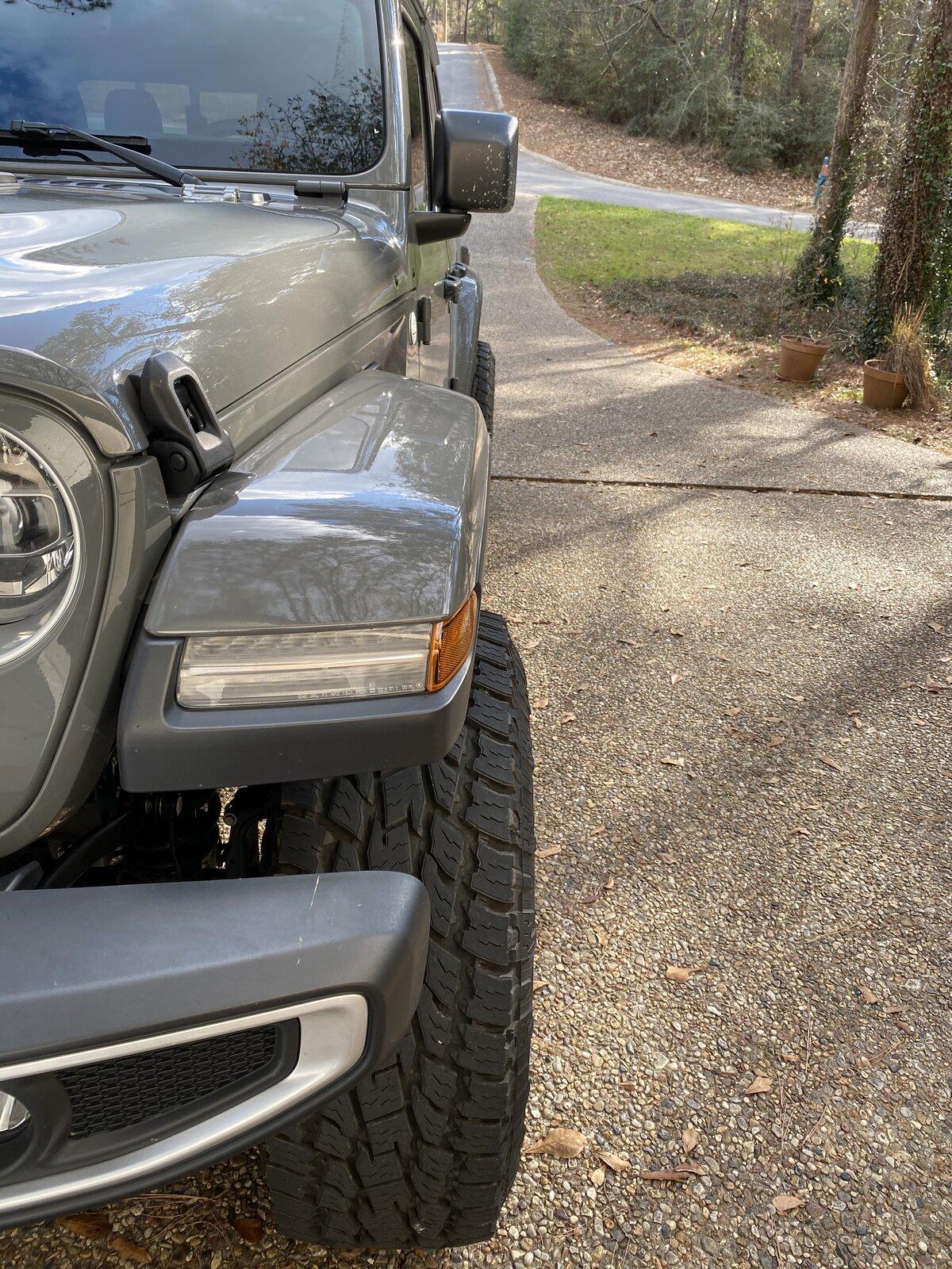 Jeep Gladiator STING GRAY Gladiator JT Club BC5CFB17-D6D4-406E-ABC5-433942EE8C3A