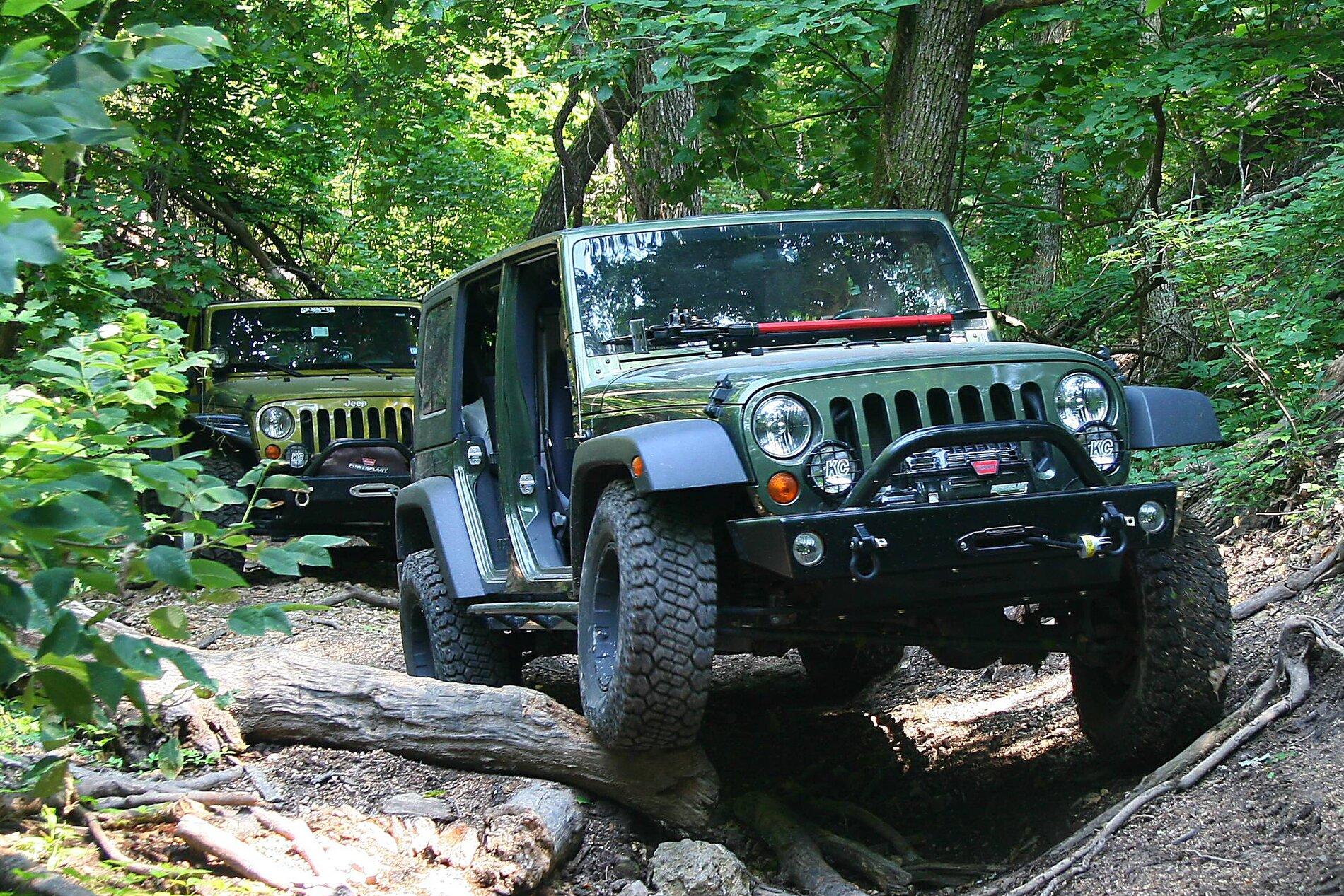 Jeep Gladiator Very curious about the typical forum member - why all the modifications? JK-Forum Disney Run, Aug 08, 1182, Curtis