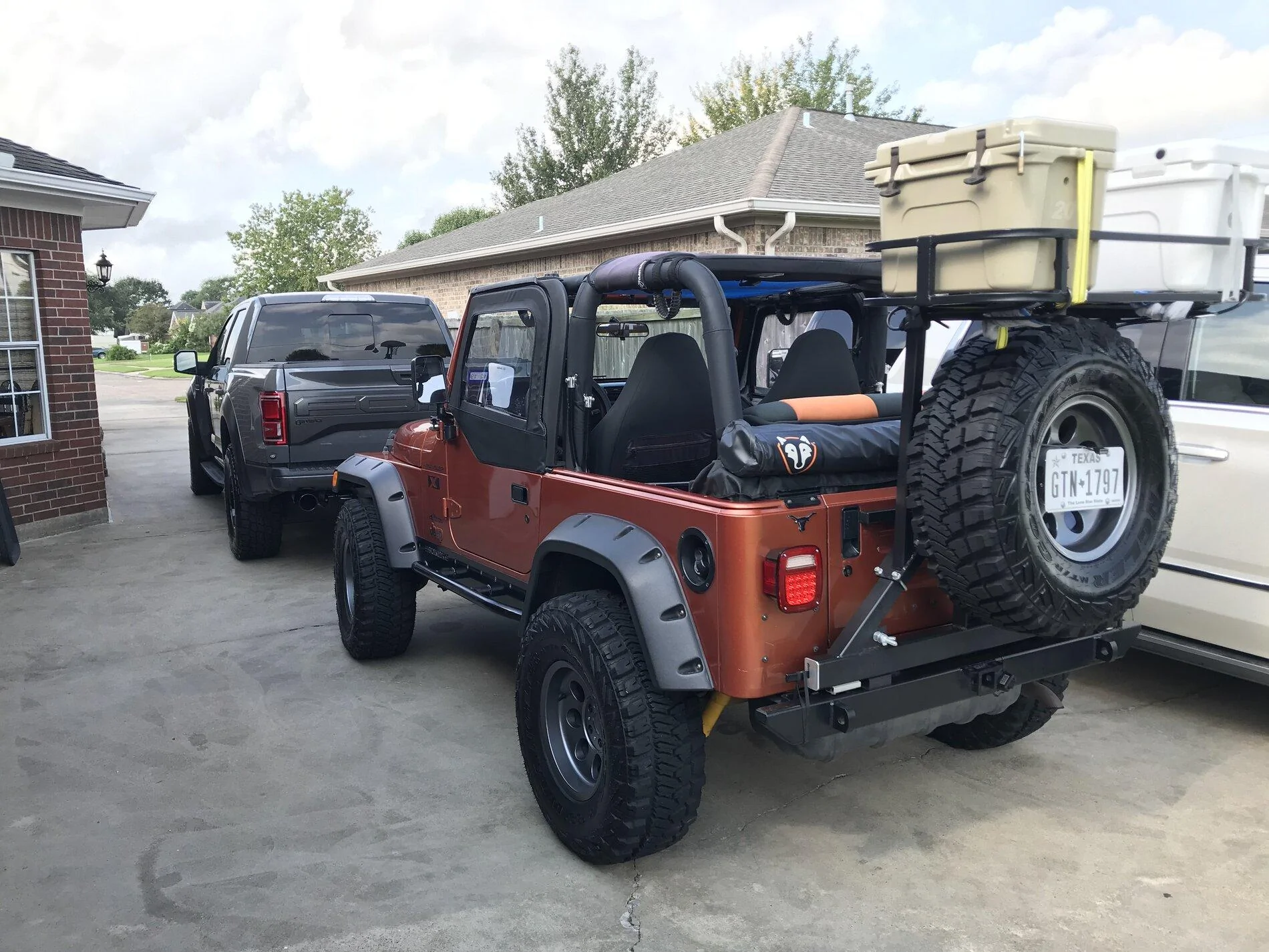 Jeep Gladiator Old School Jeeps 1626F051-2302-47C3-B088-856ECF17EB36