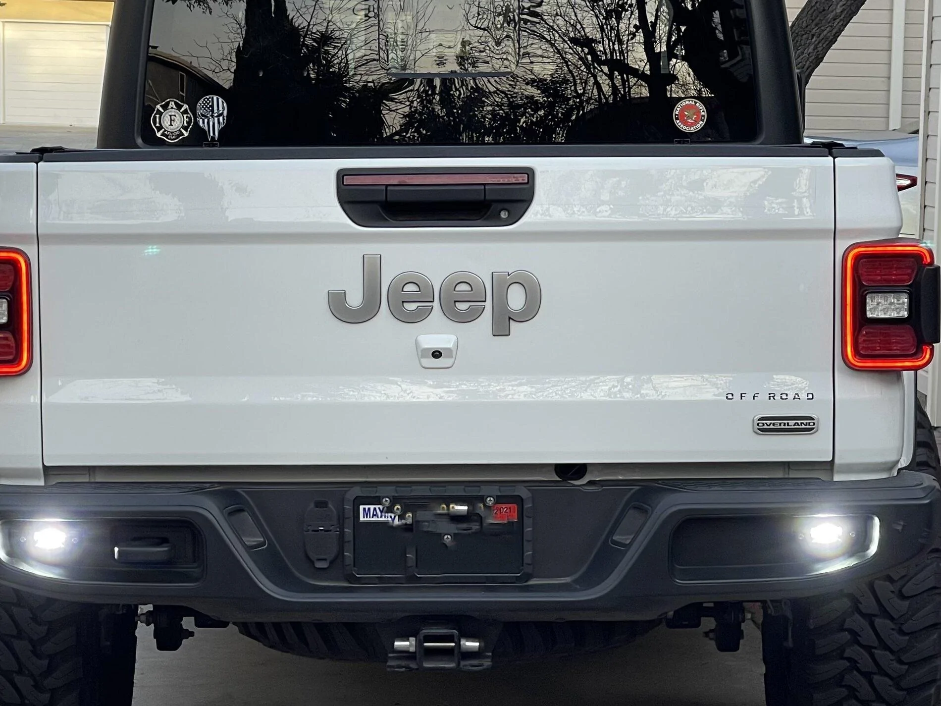 Jeep Gladiator Question for Non-US Owners- Rear bumper reflectors A474C289-51D1-4C52-B0F9-D79254F52BF4