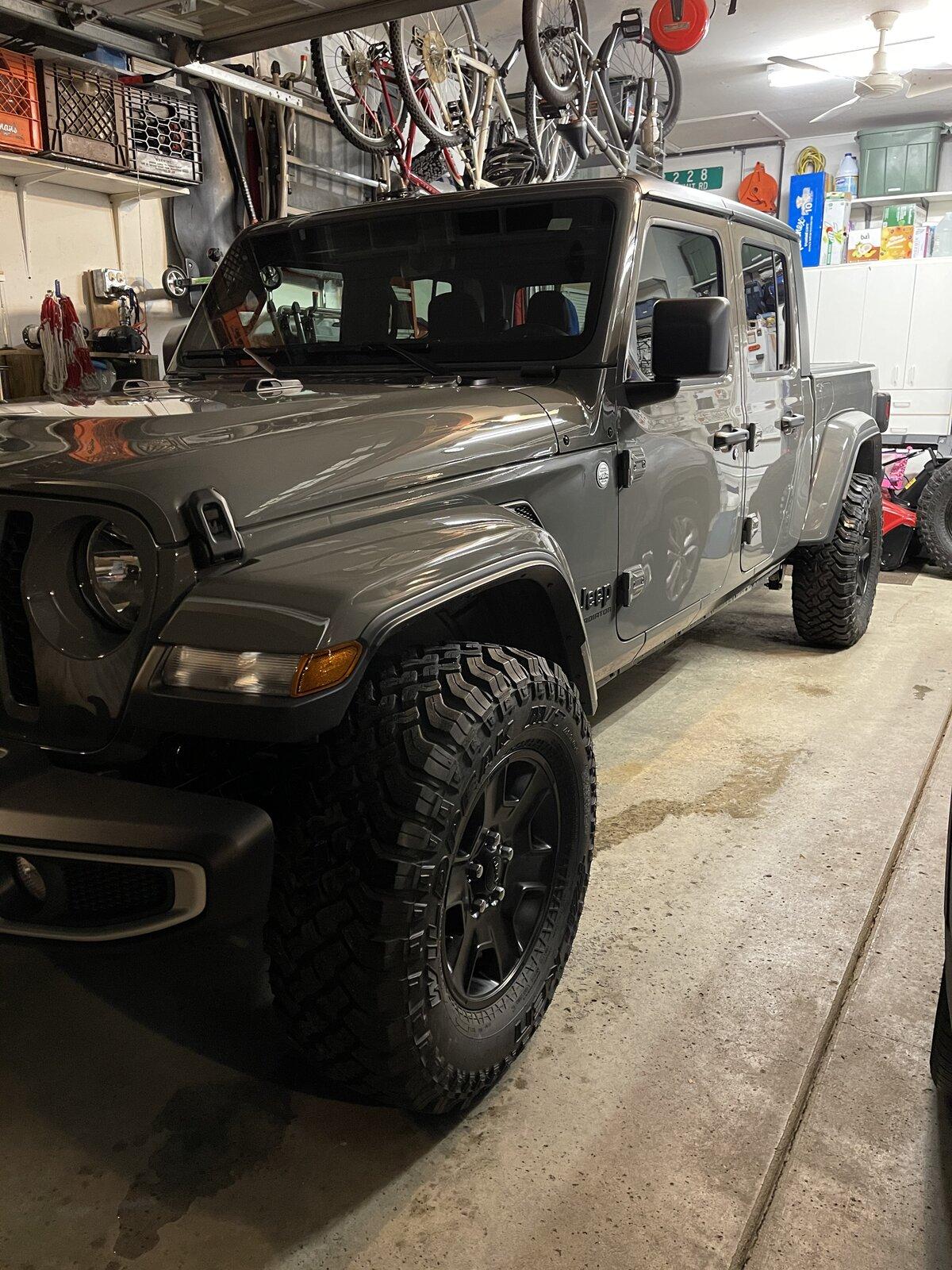 Jeep Gladiator STING GRAY Gladiator JT Club BA2EF2E4-EC8D-4CB9-9F87-F8EDE1204A80
